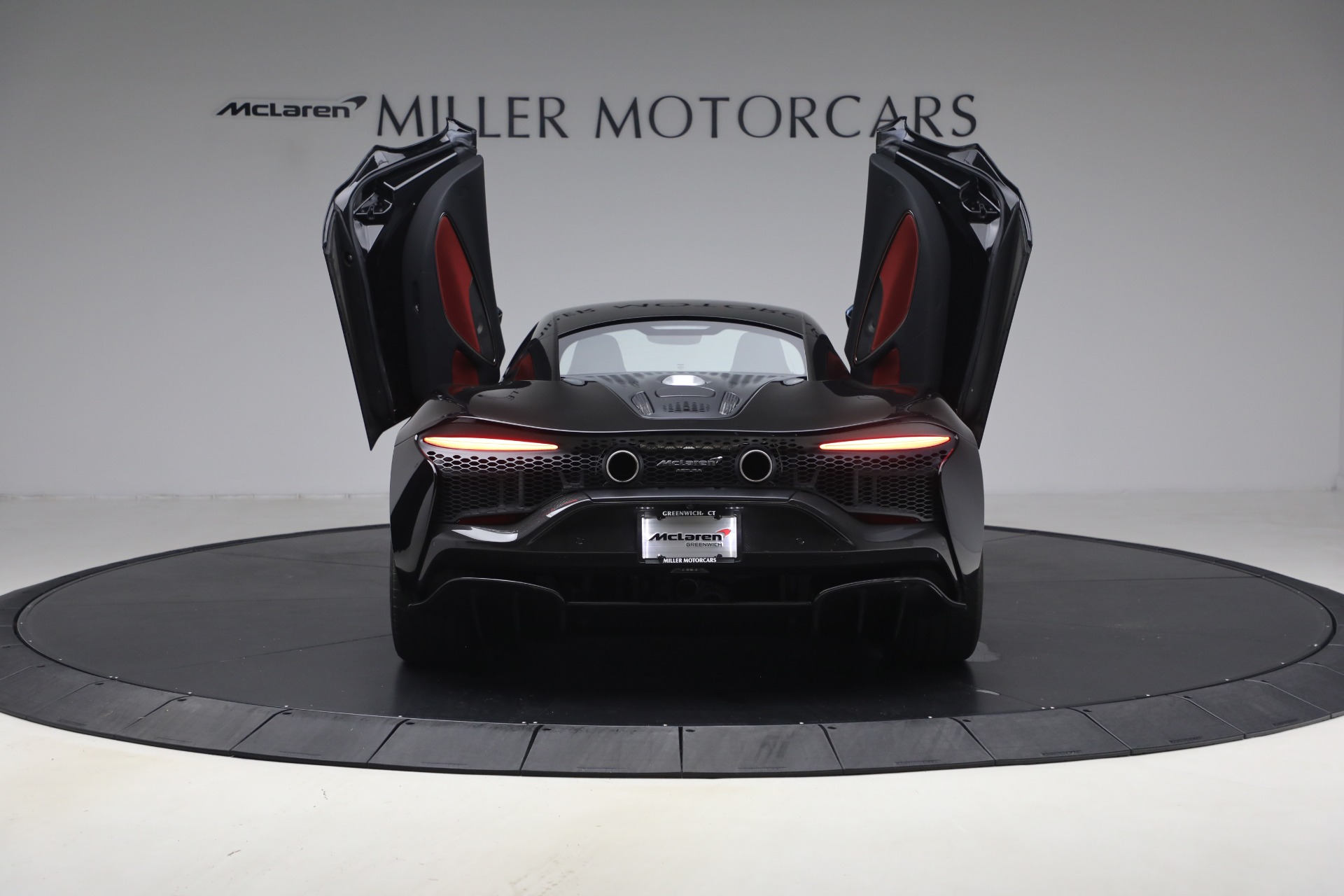 Used-2024-McLaren-Artura-TechLux