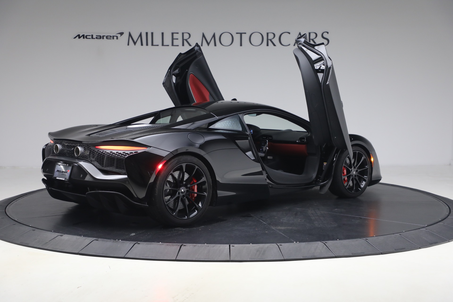 Used-2024-McLaren-Artura-TechLux
