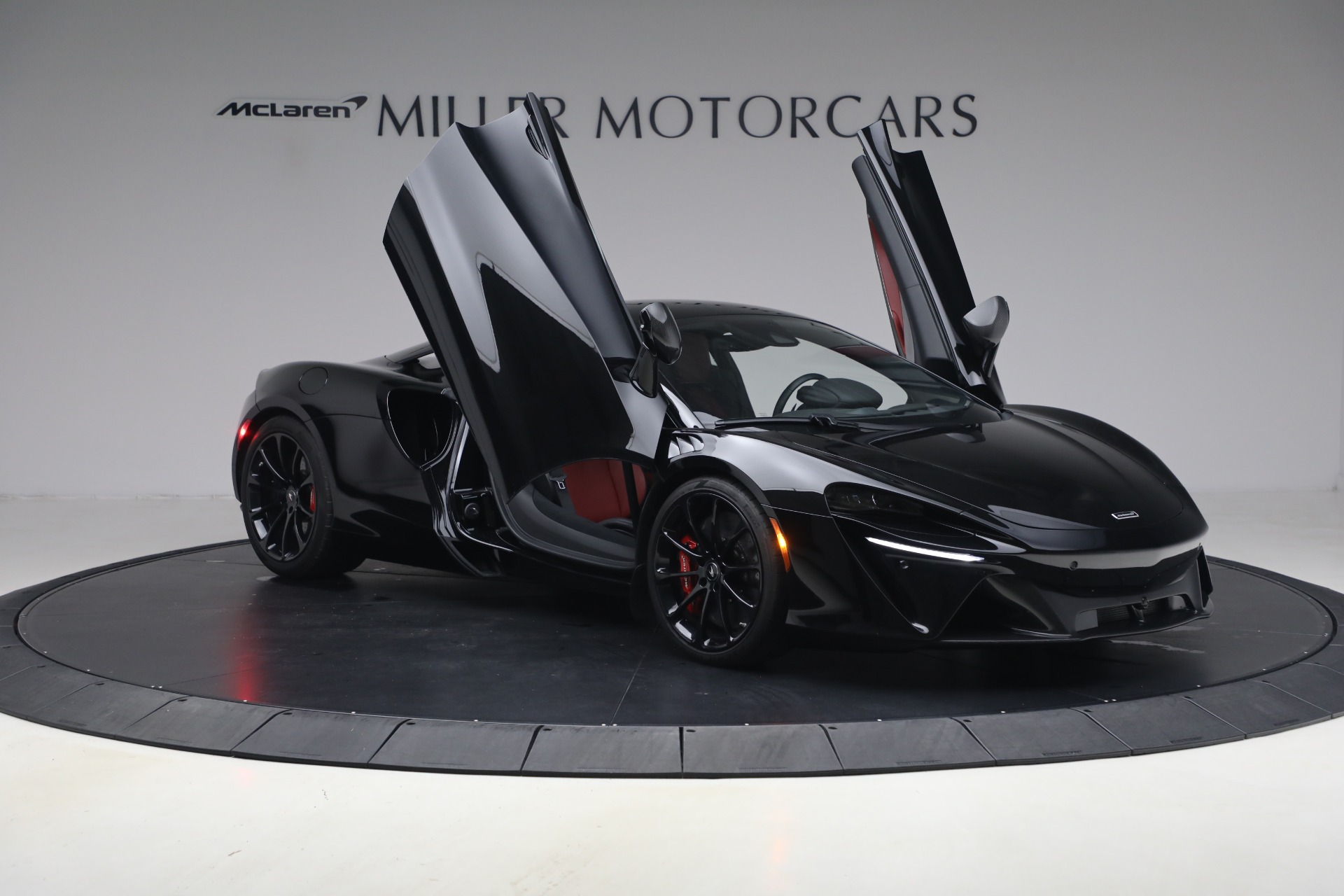 Used-2024-McLaren-Artura-TechLux