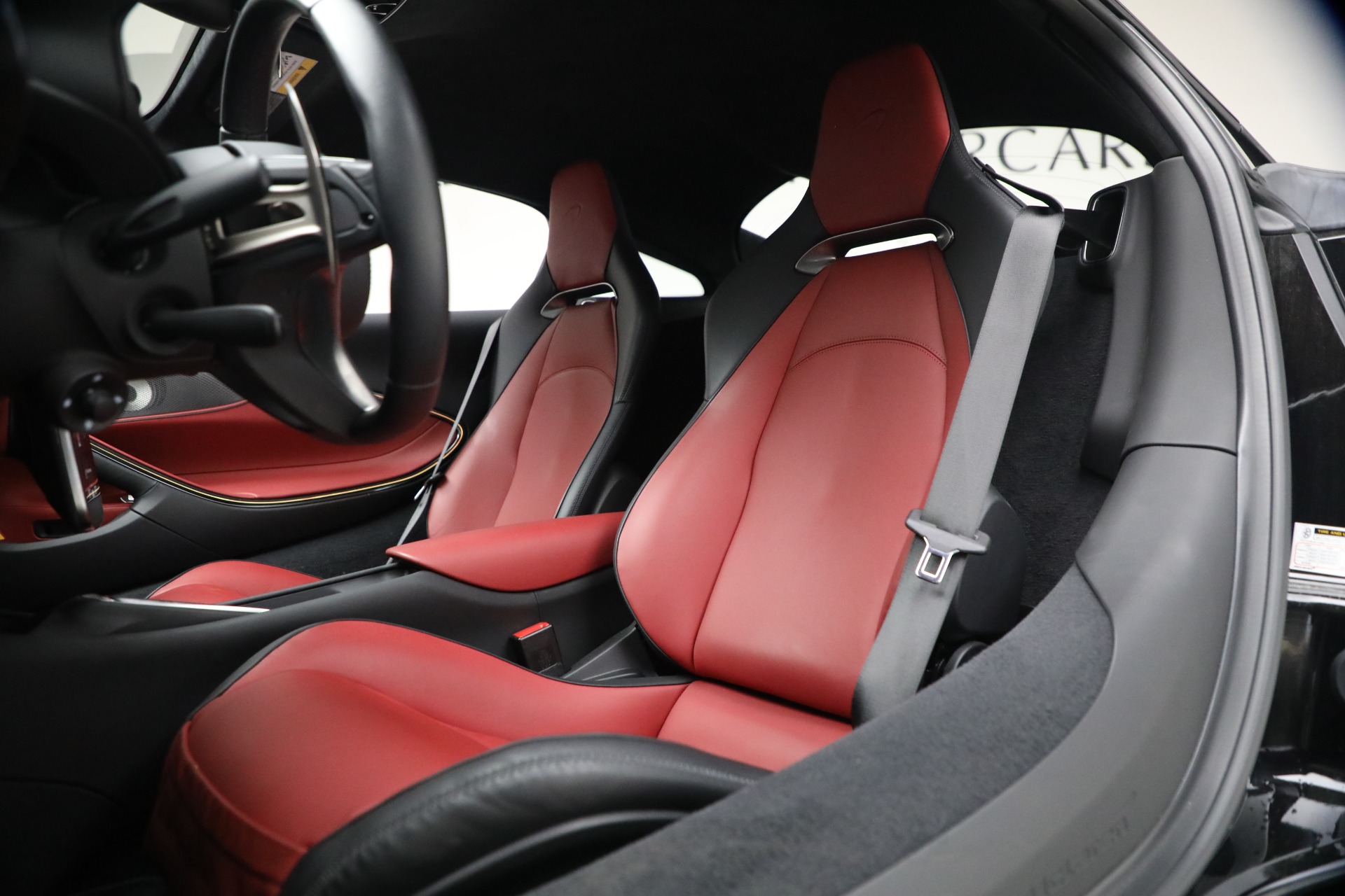 Used-2024-McLaren-Artura-TechLux