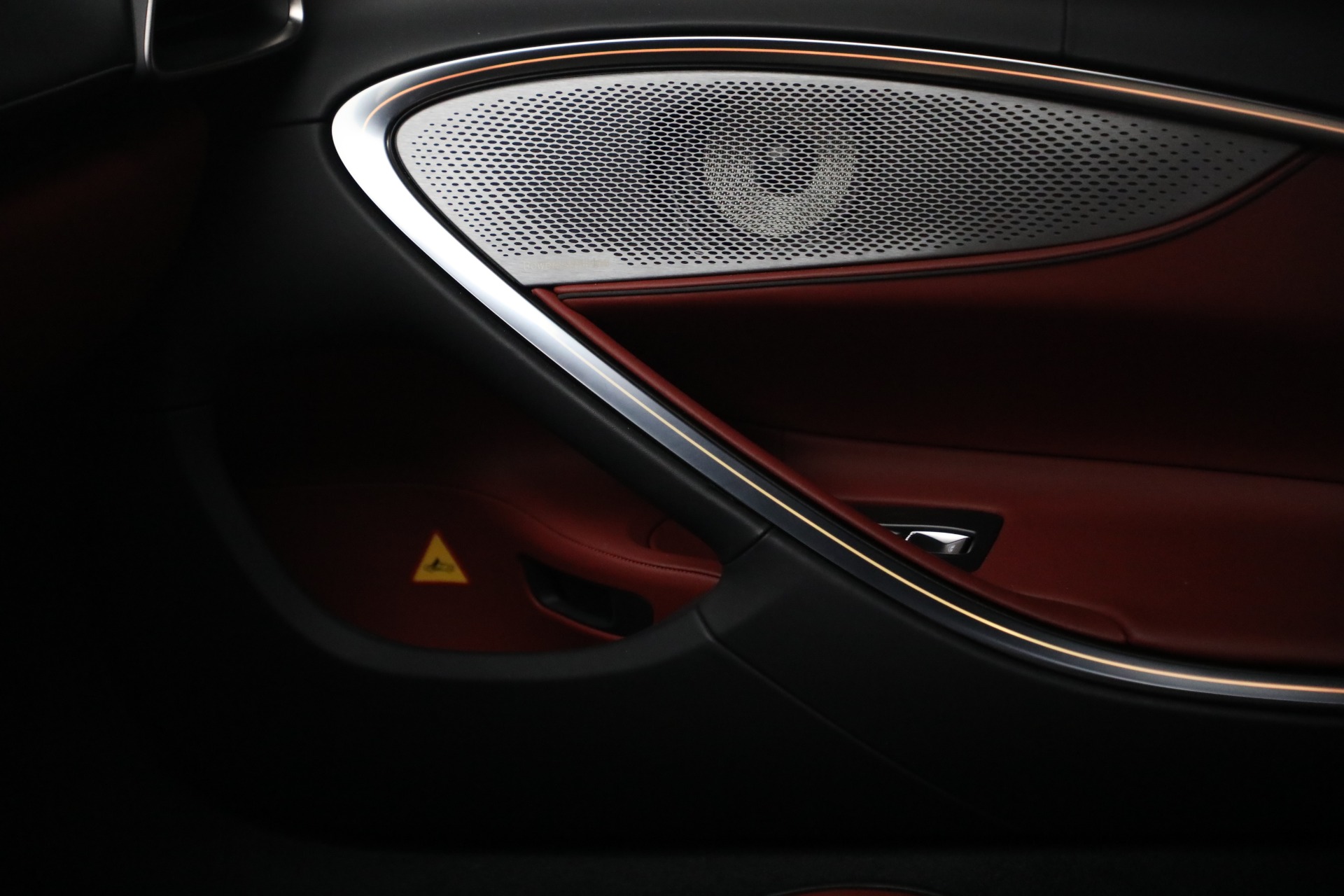 Used-2024-McLaren-Artura-TechLux