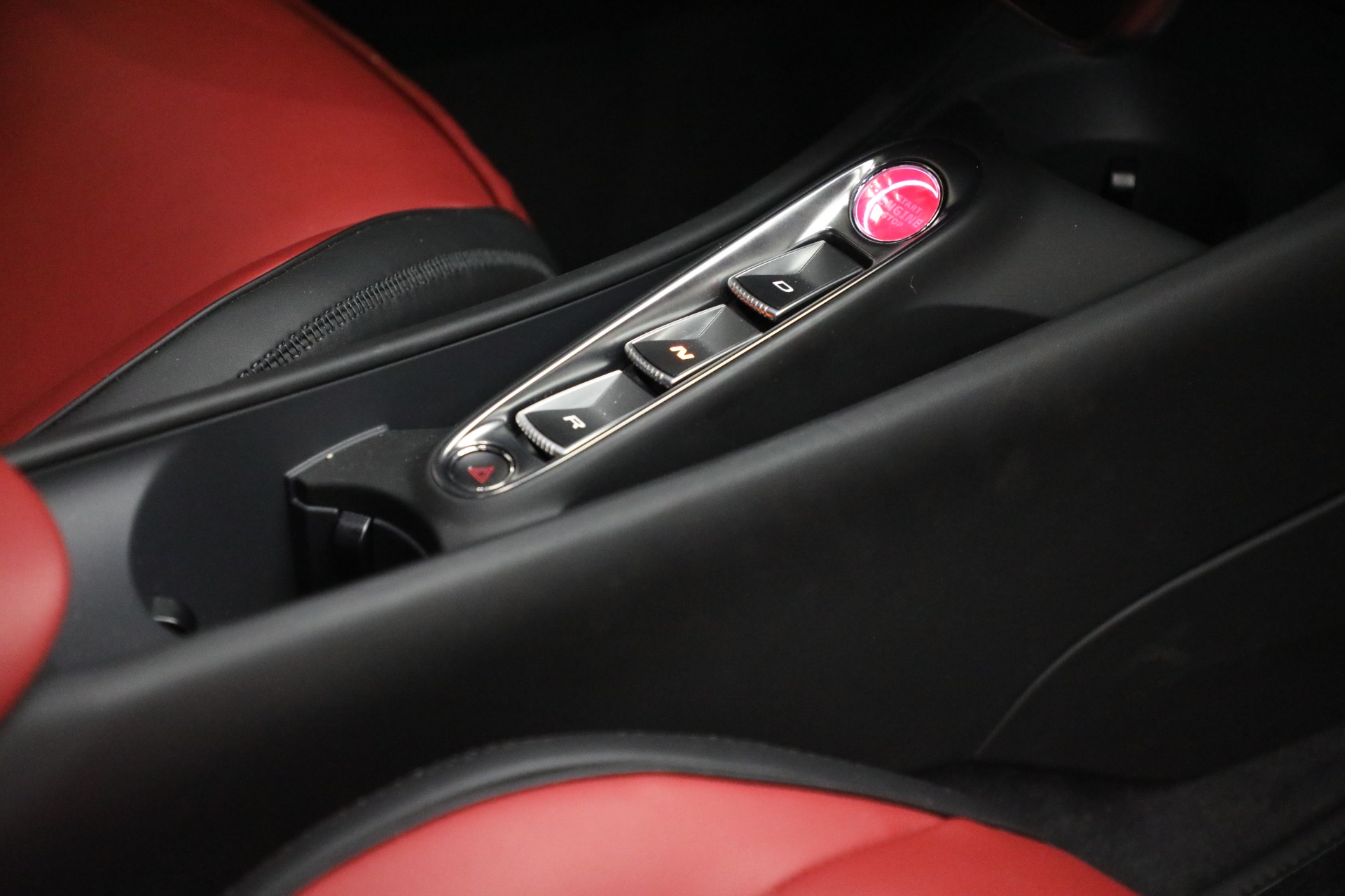 Used-2024-McLaren-Artura-TechLux