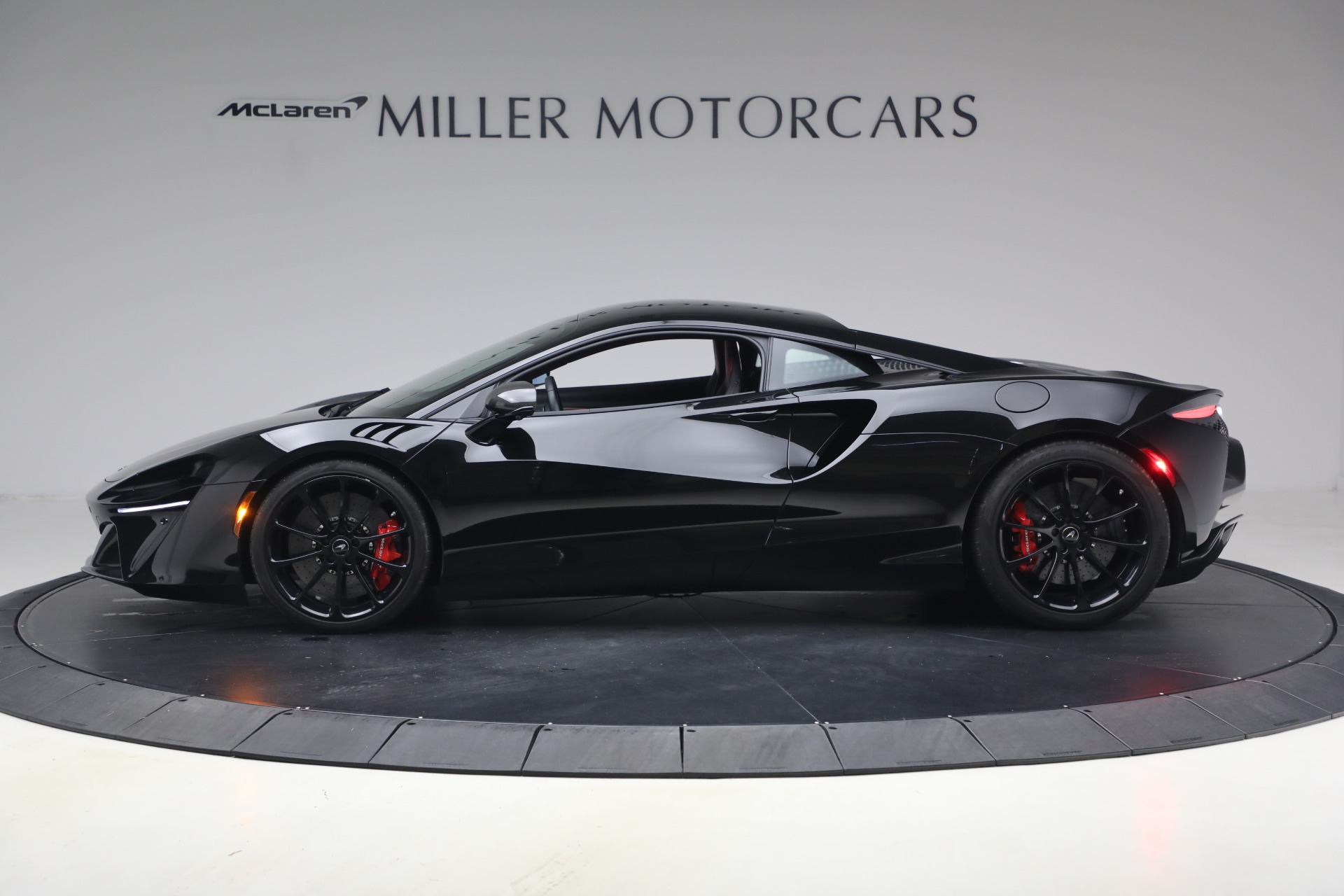 Used-2024-McLaren-Artura-TechLux