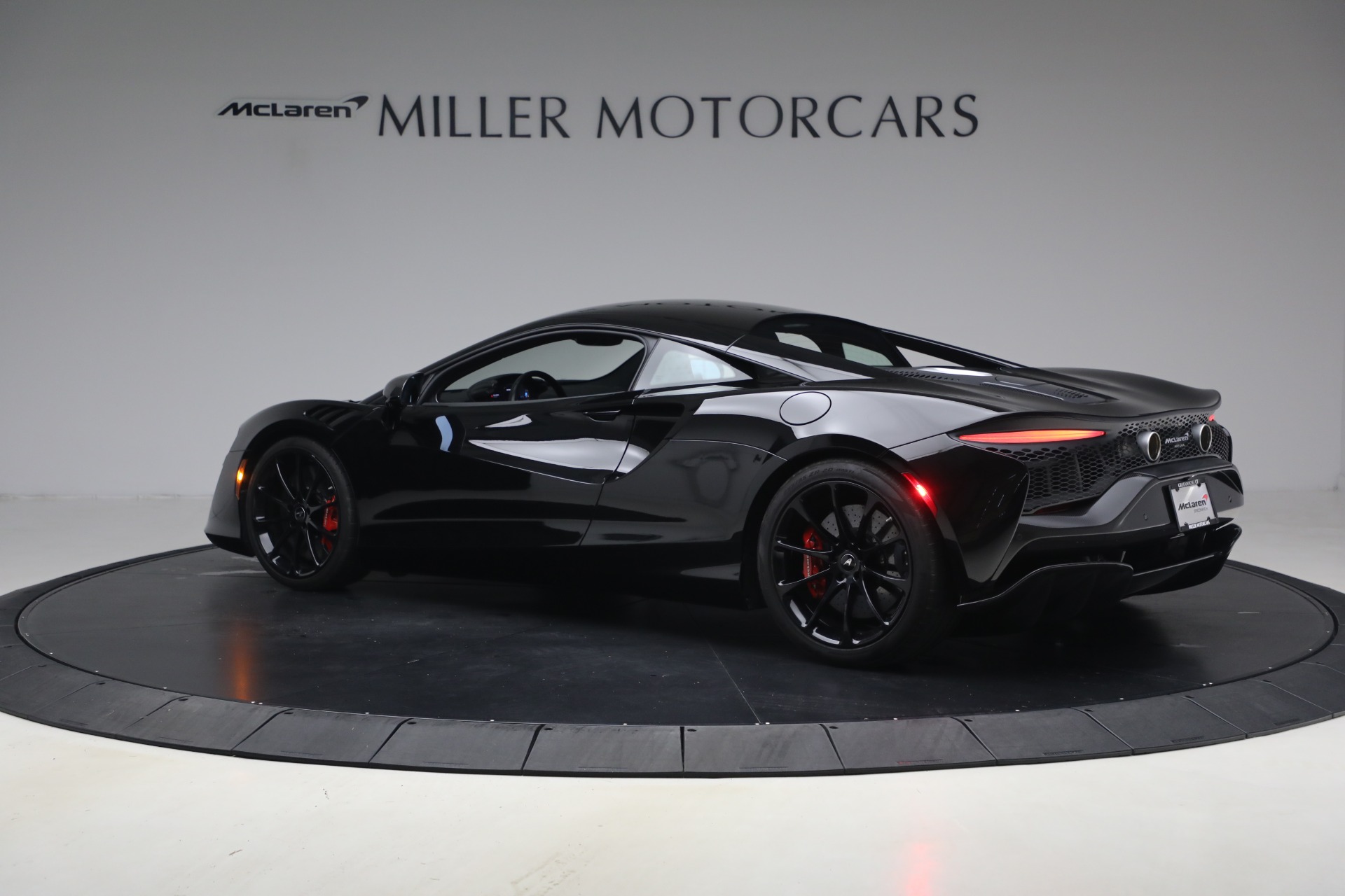 Used-2024-McLaren-Artura-TechLux
