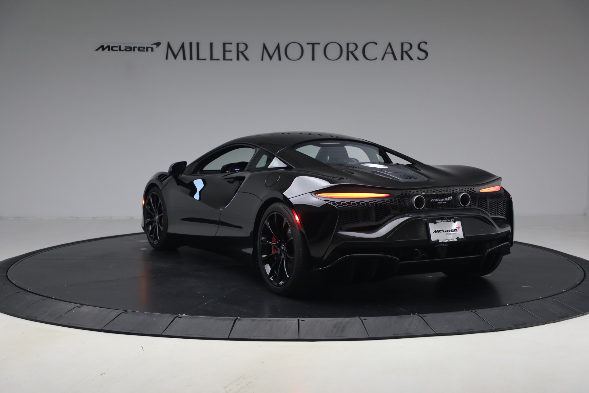 Used-2024-McLaren-Artura-TechLux