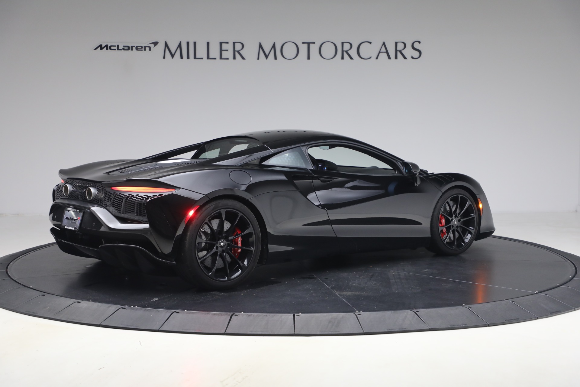 Used-2024-McLaren-Artura-TechLux