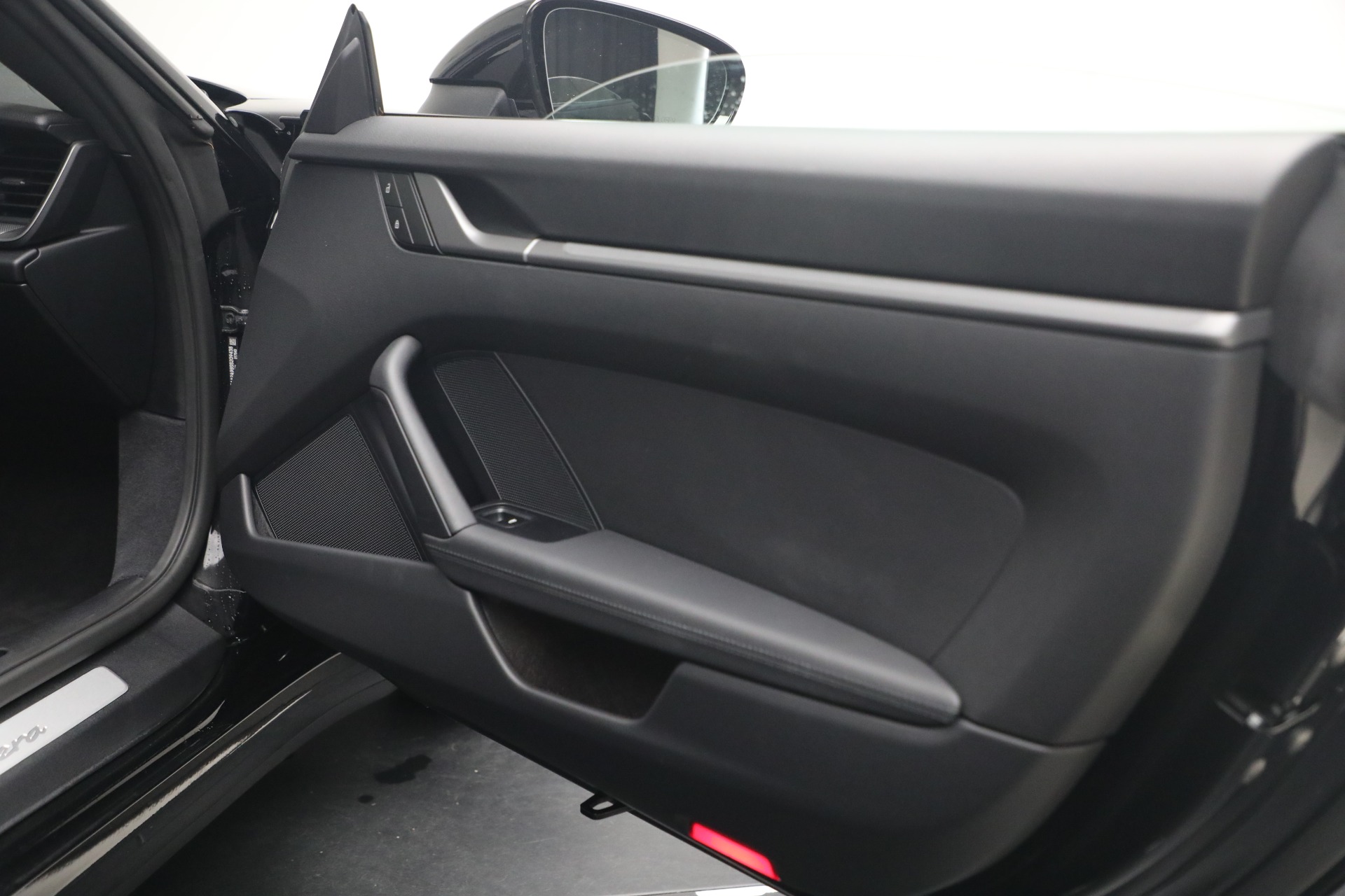 Used-2025-Porsche-911-Carrera