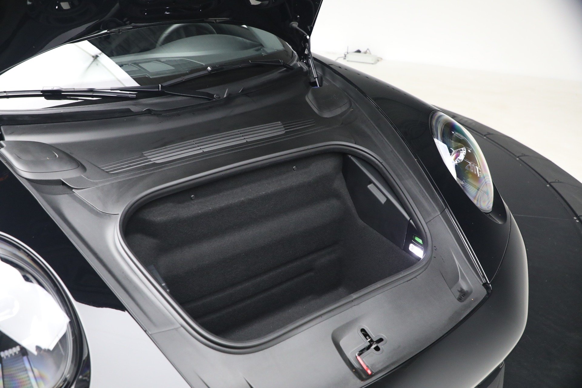 Used-2025-Porsche-911-Carrera