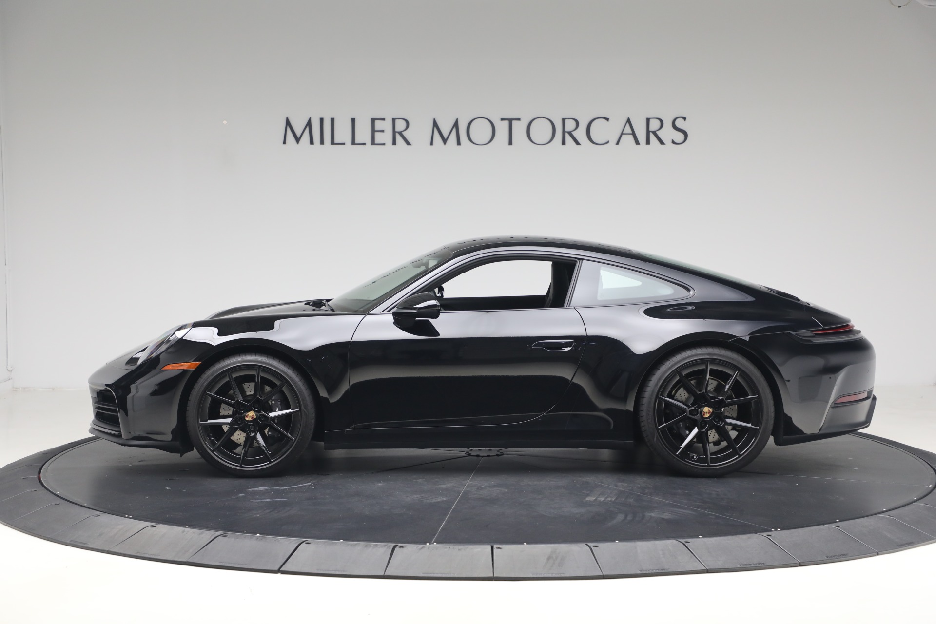 Used-2025-Porsche-911-Carrera