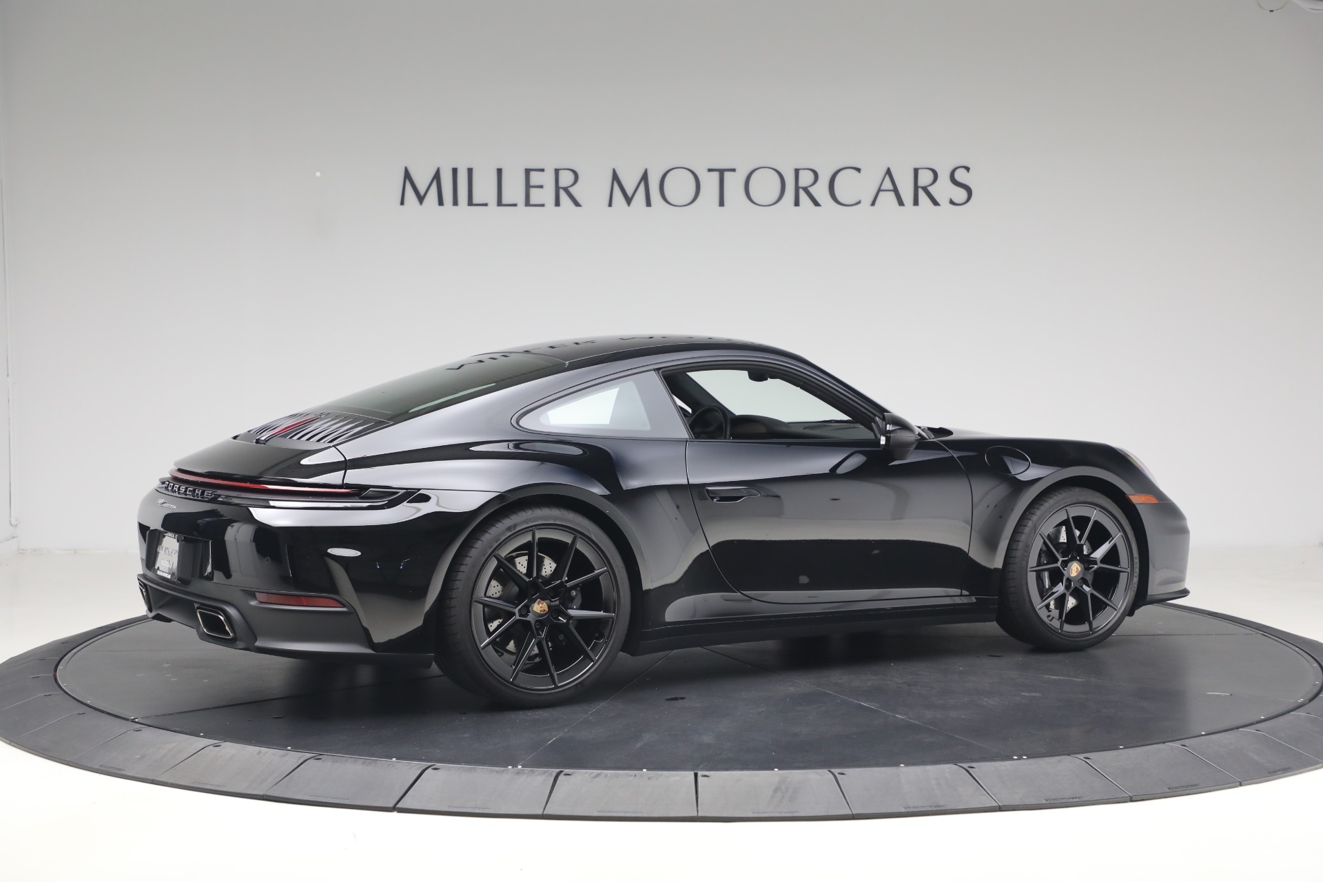 Used-2025-Porsche-911-Carrera