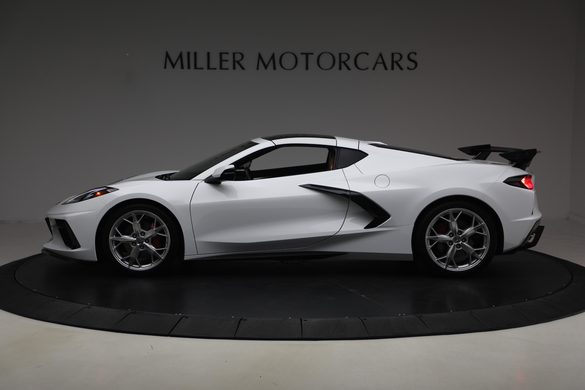 Used-2021-Chevrolet-Corvette-Stingray
