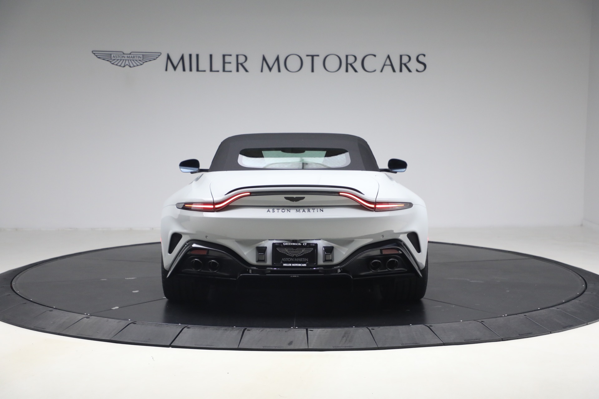 New-2026-Aston-Martin-Vantage-S-Roadster