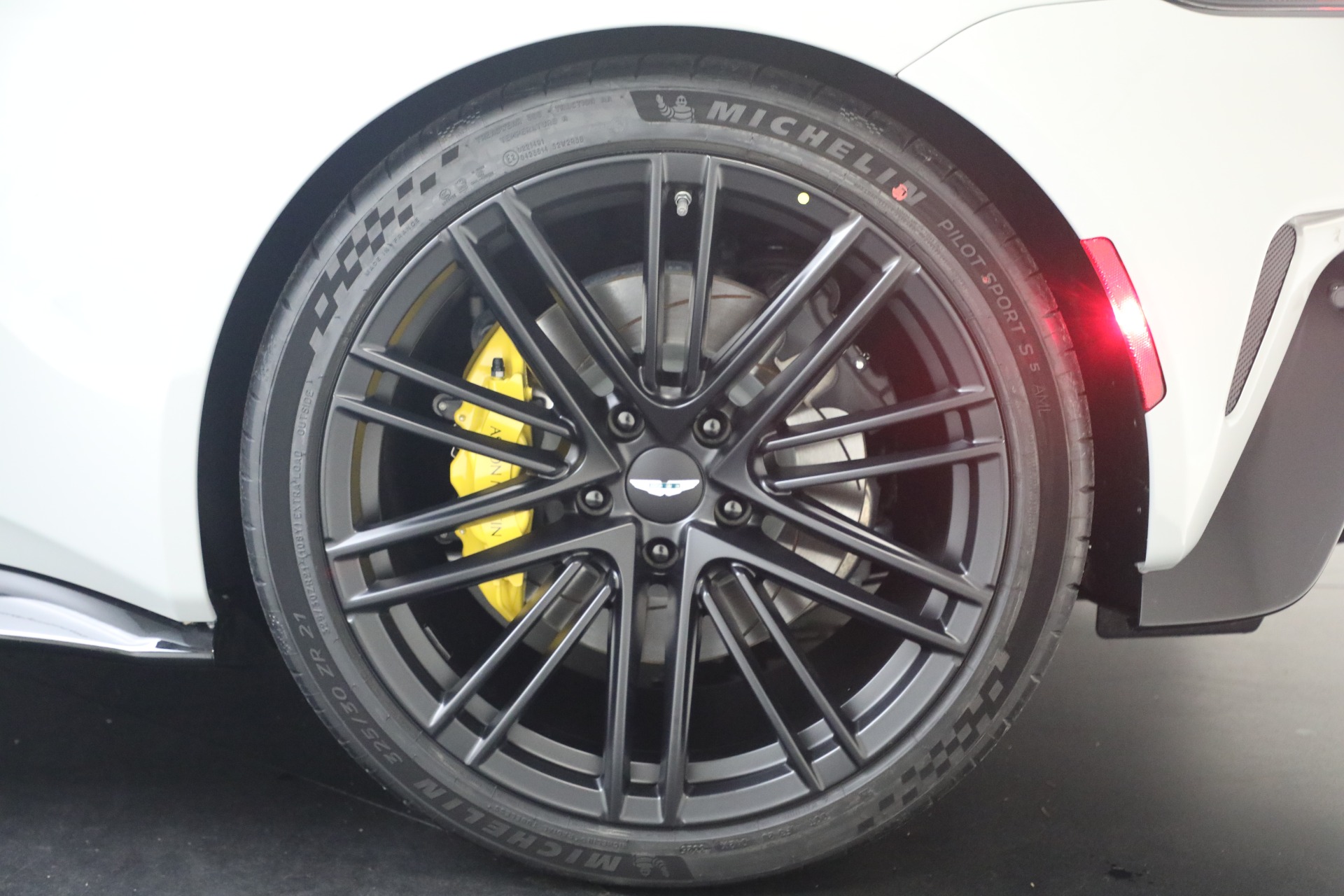 New-2026-Aston-Martin-Vantage-S-Roadster