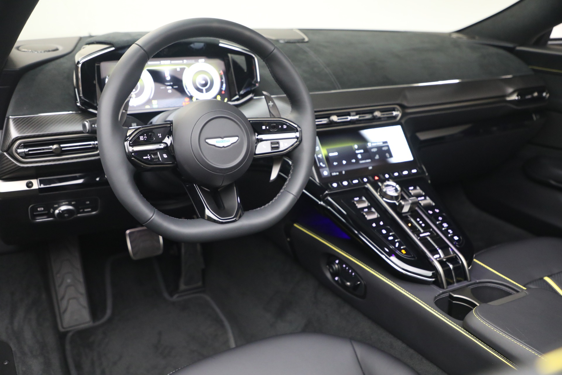 New-2026-Aston-Martin-Vantage-S-Roadster