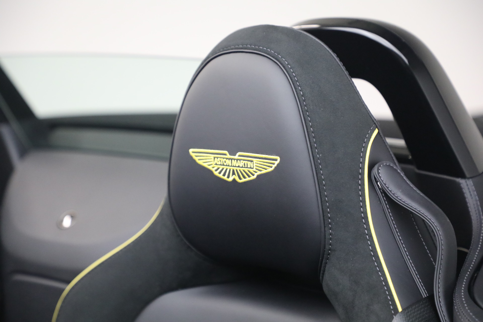 New-2026-Aston-Martin-Vantage-S-Roadster