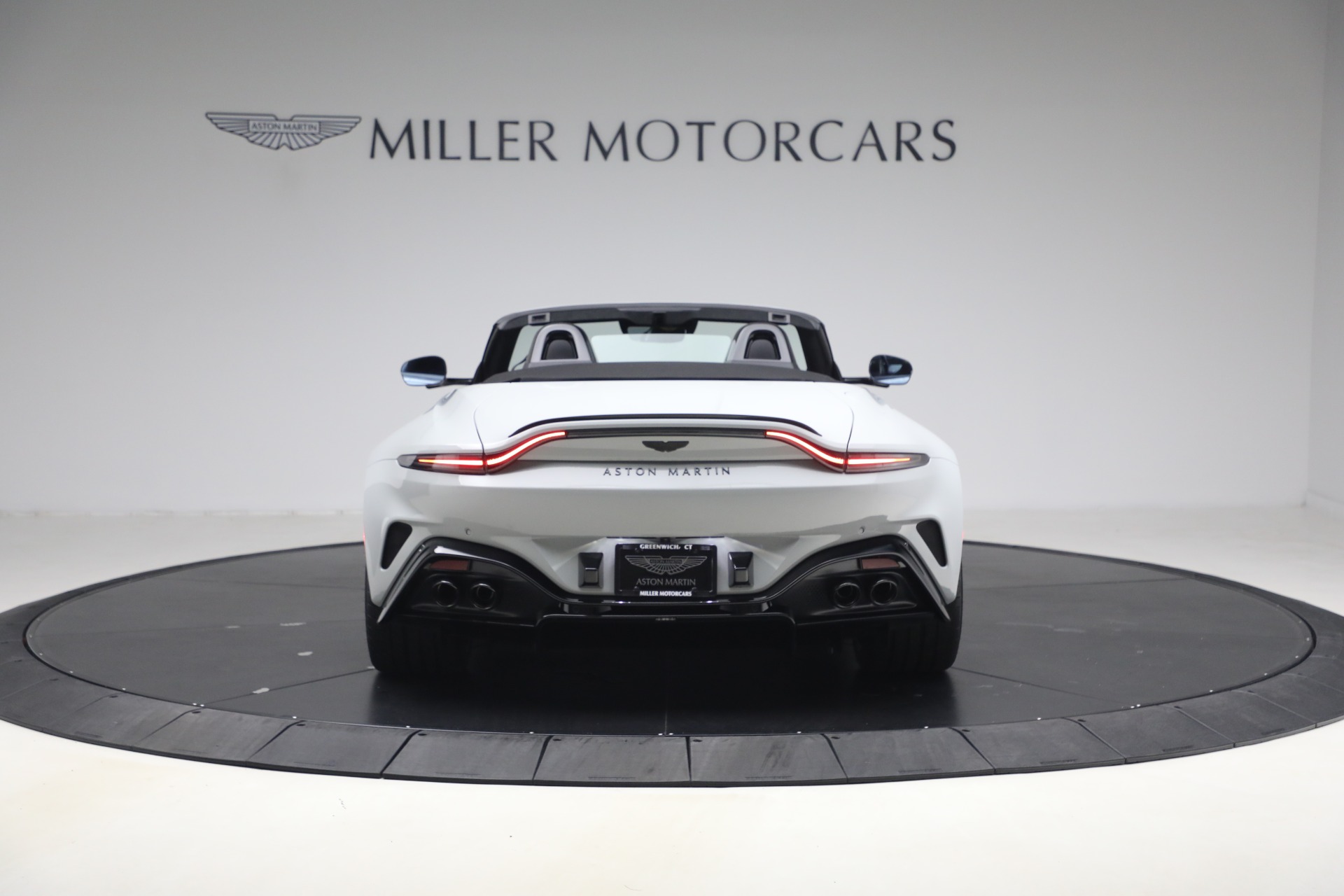 New-2026-Aston-Martin-Vantage-S-Roadster