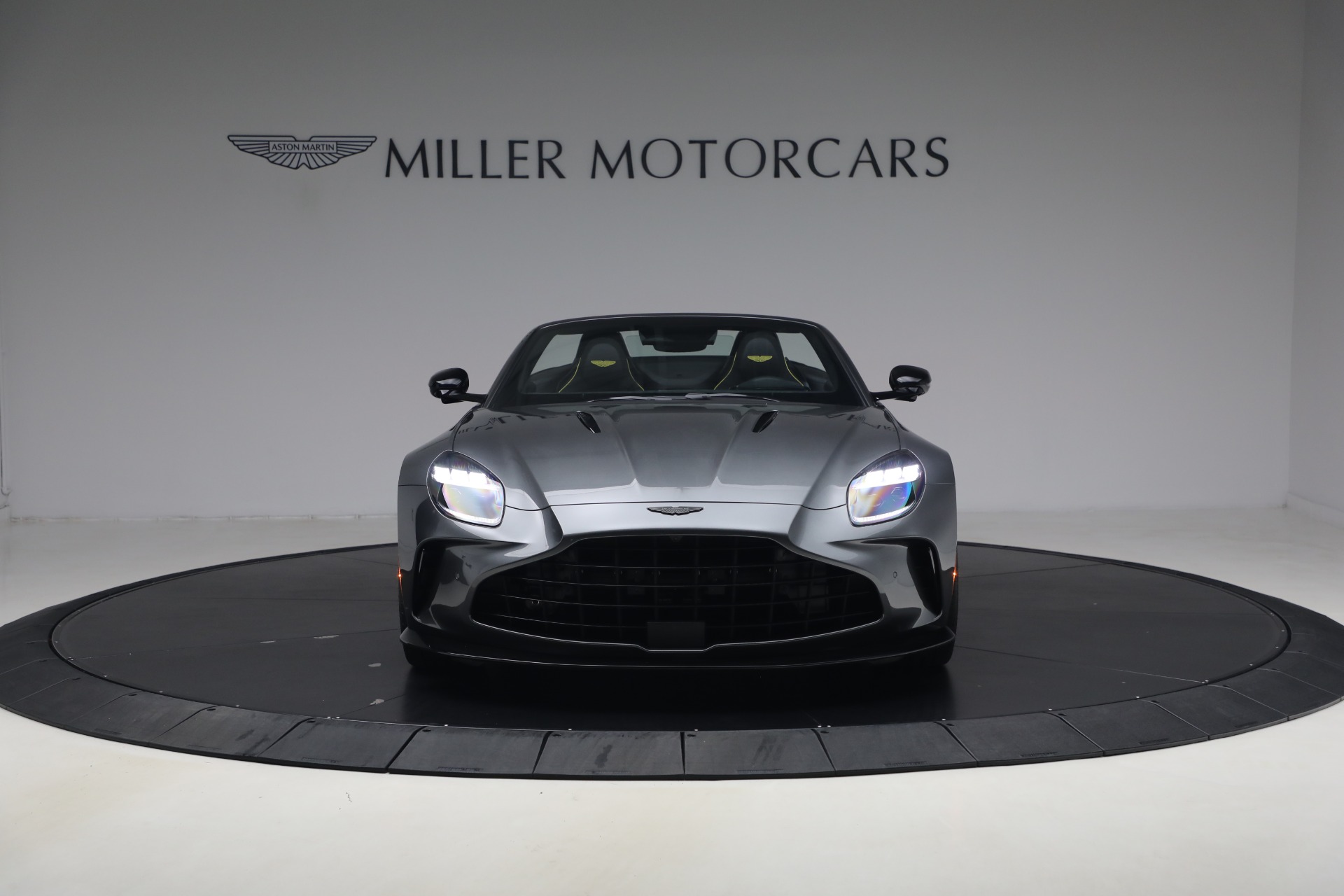 New-2026-Aston-Martin-Vantage-S-Roadster