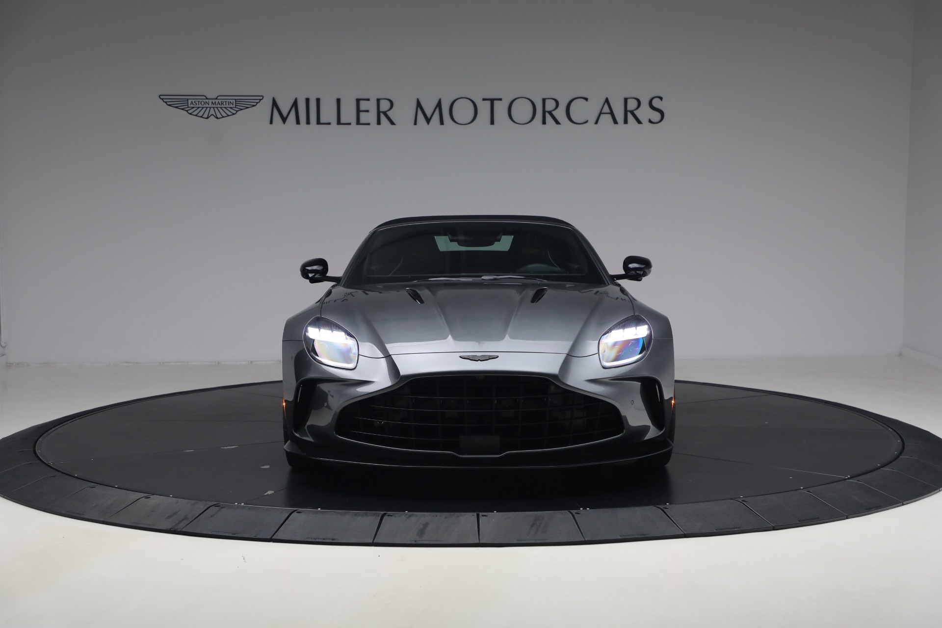 New-2026-Aston-Martin-Vantage-S-Roadster