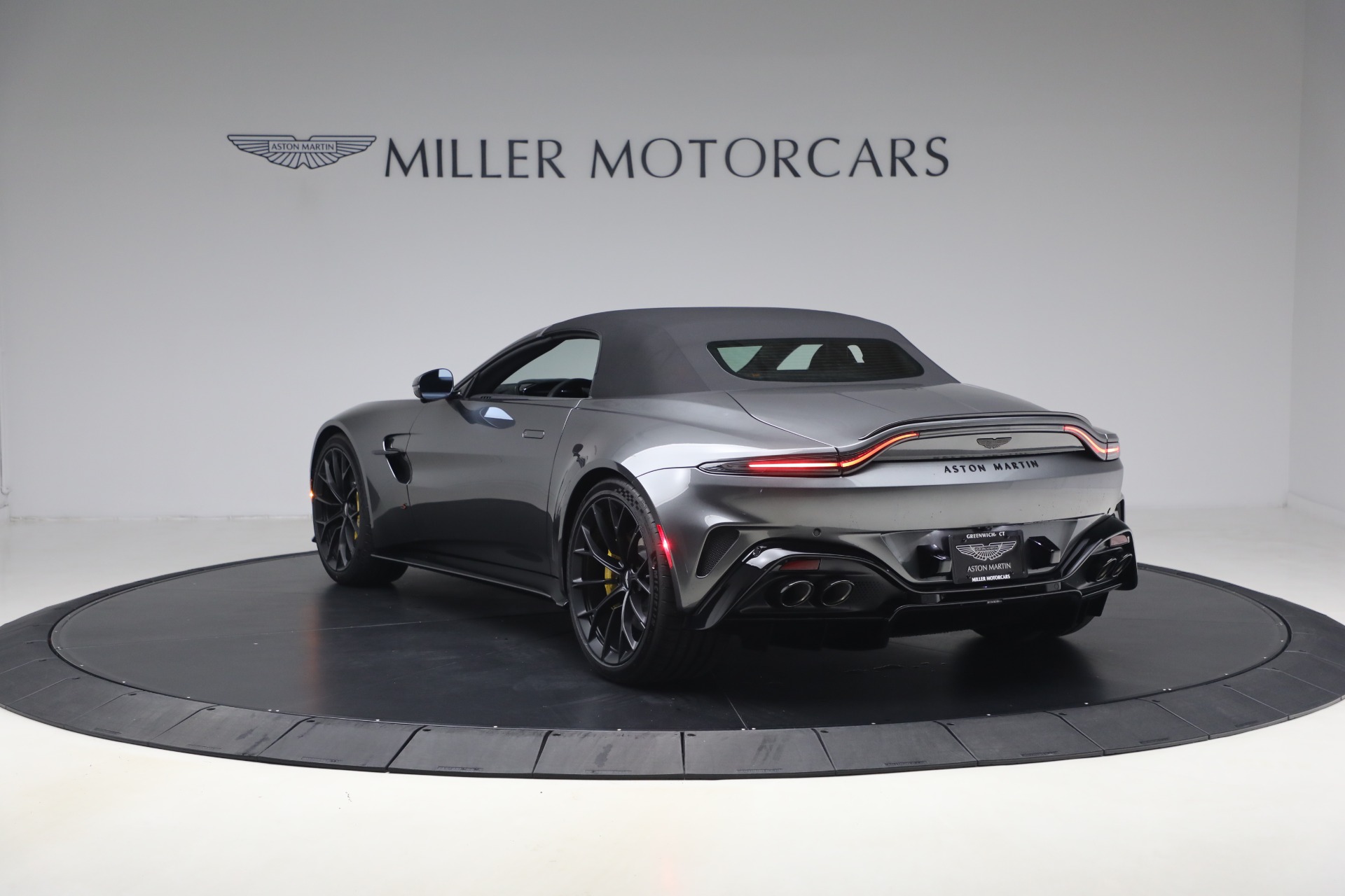 New-2026-Aston-Martin-Vantage-S-Roadster