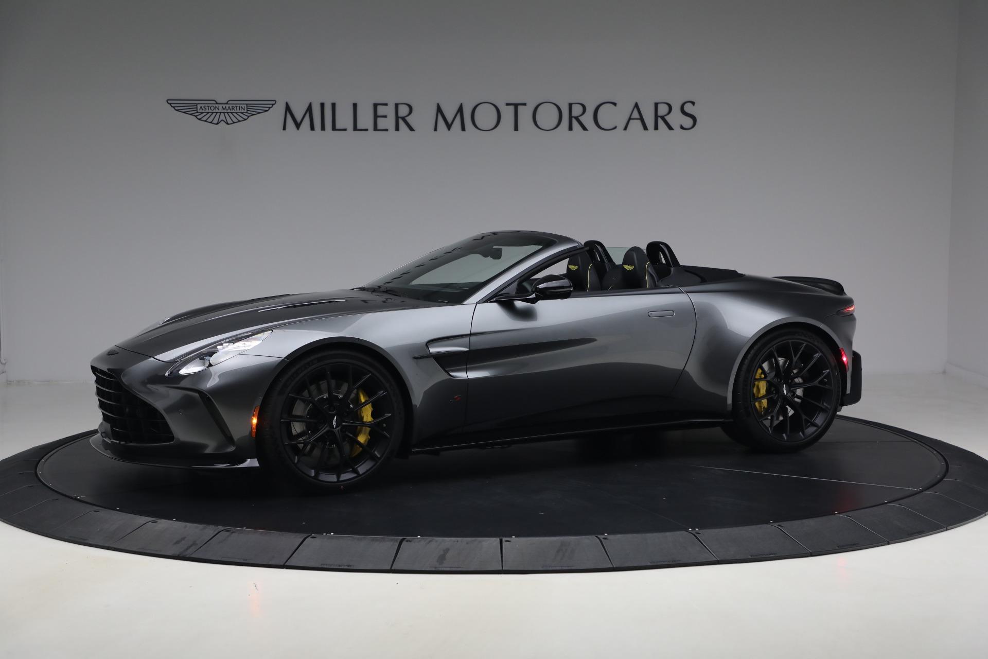 New-2026-Aston-Martin-Vantage-S-Roadster