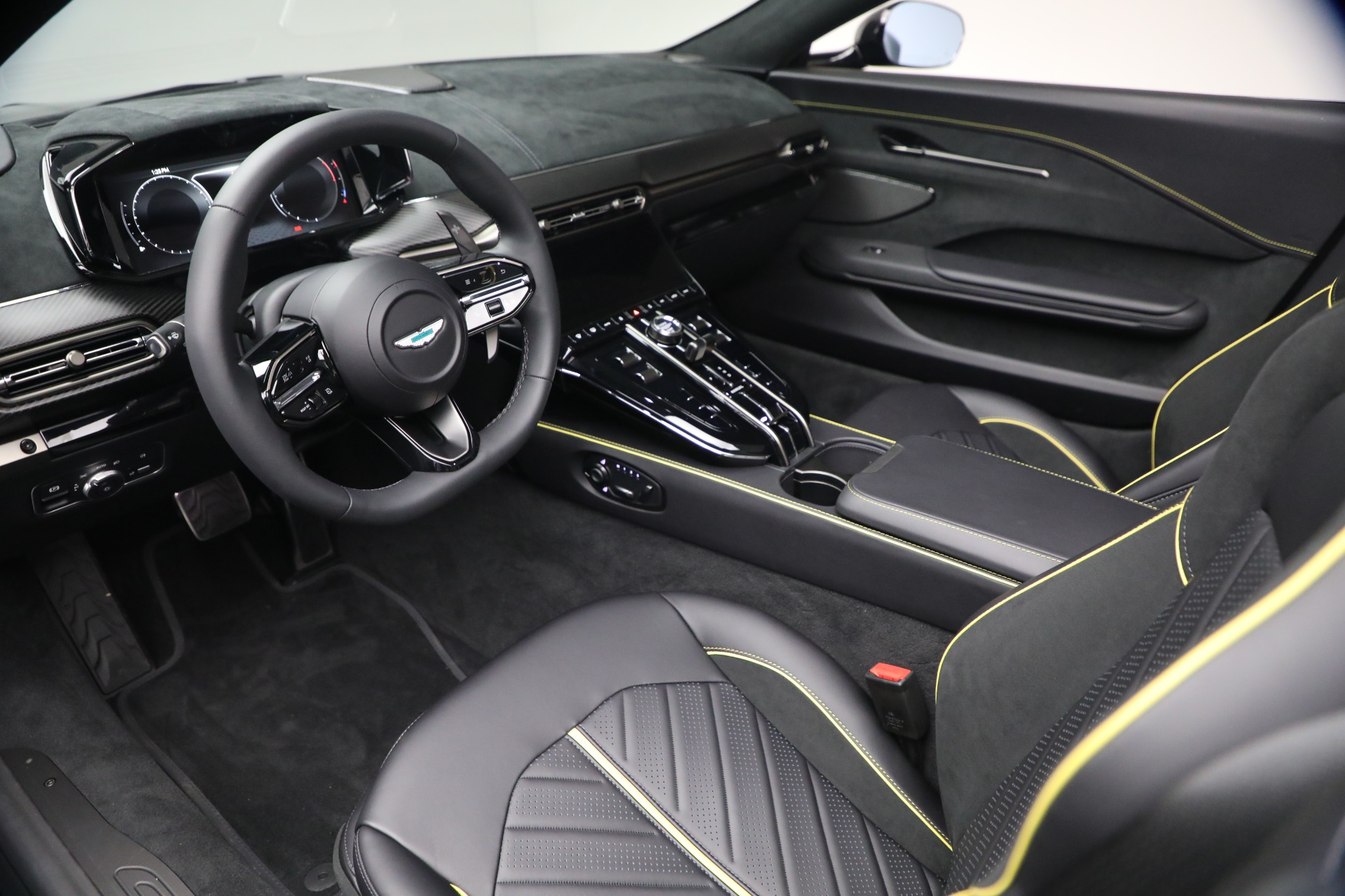New-2026-Aston-Martin-Vantage-S-Roadster
