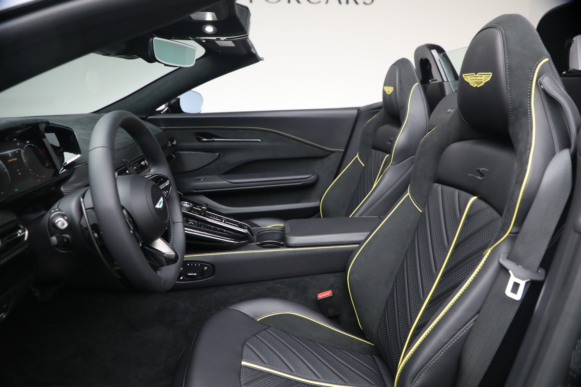 New-2026-Aston-Martin-Vantage-S-Roadster