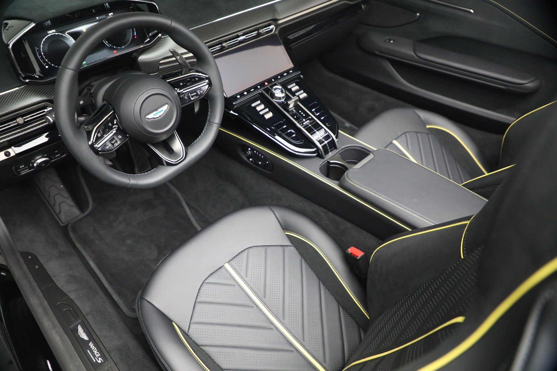 New-2026-Aston-Martin-Vantage-S-Roadster