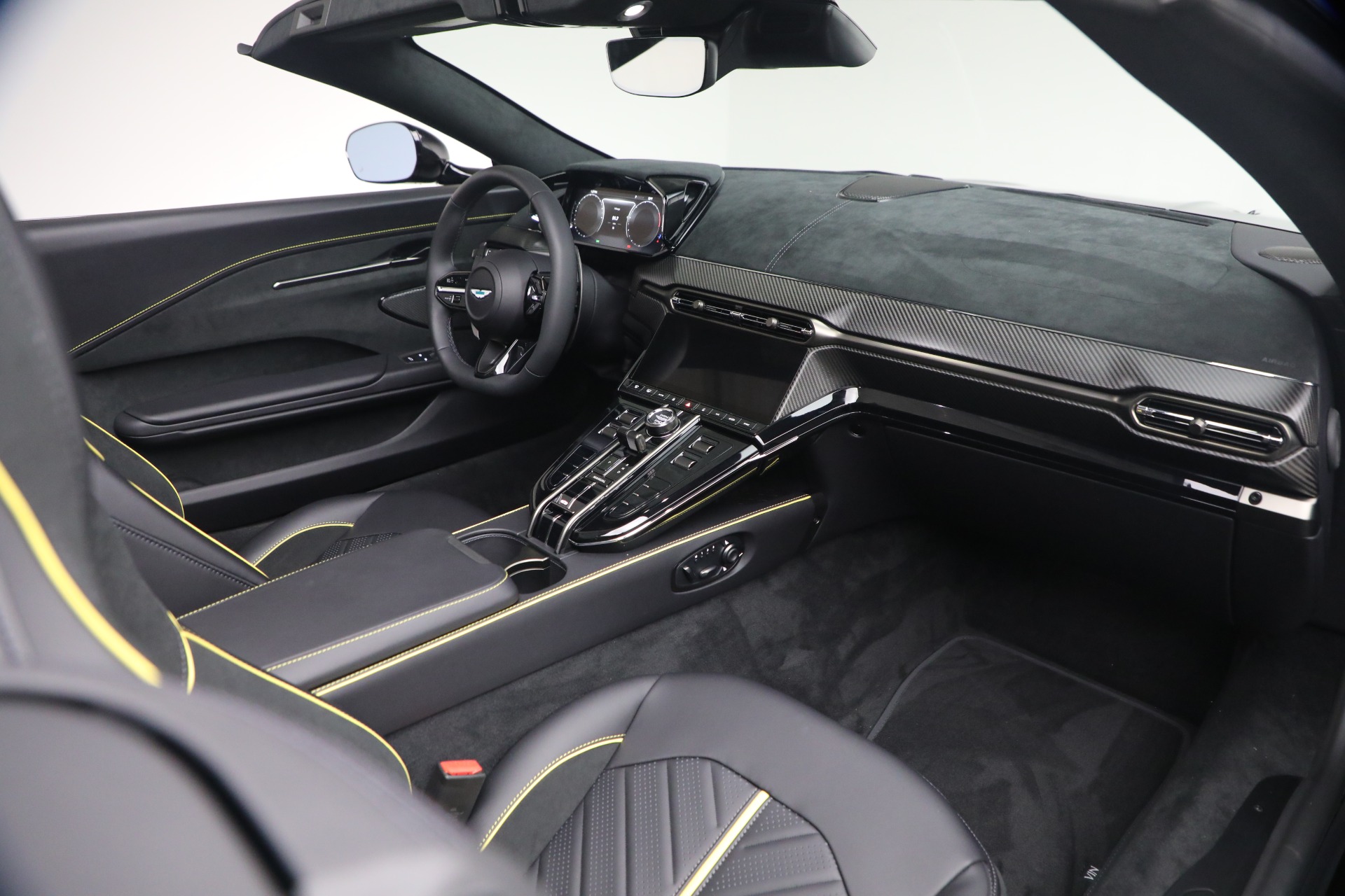 New-2026-Aston-Martin-Vantage-S-Roadster