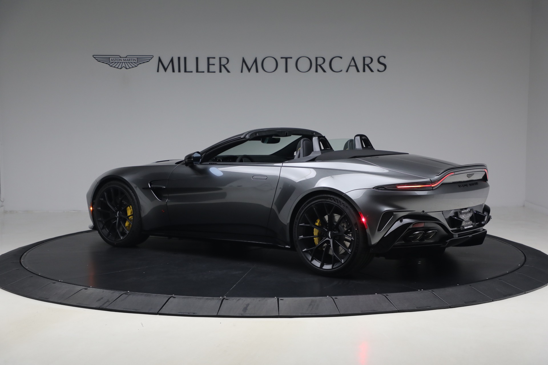 New-2026-Aston-Martin-Vantage-S-Roadster