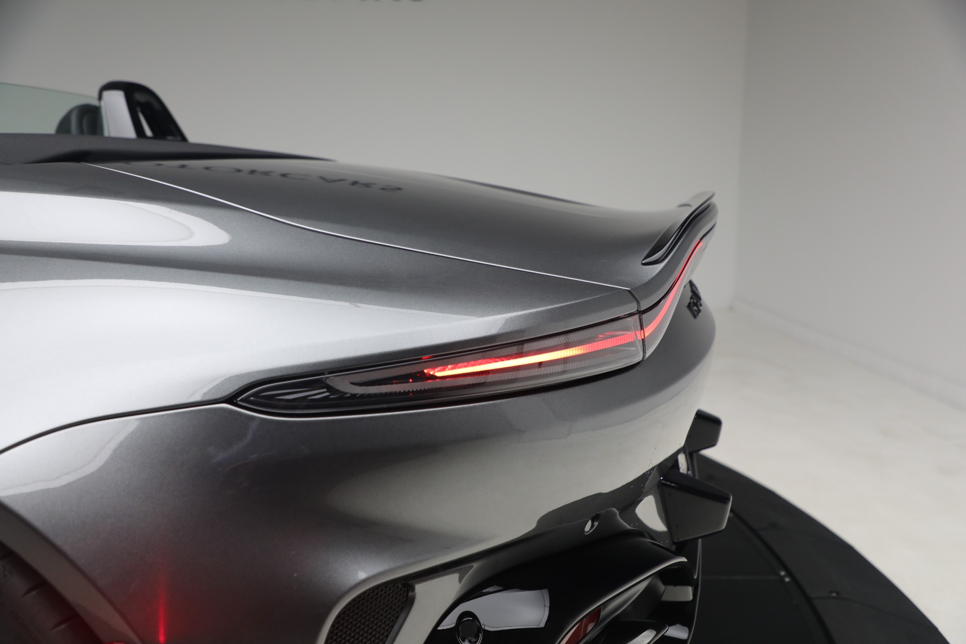 New-2026-Aston-Martin-Vantage-S-Roadster