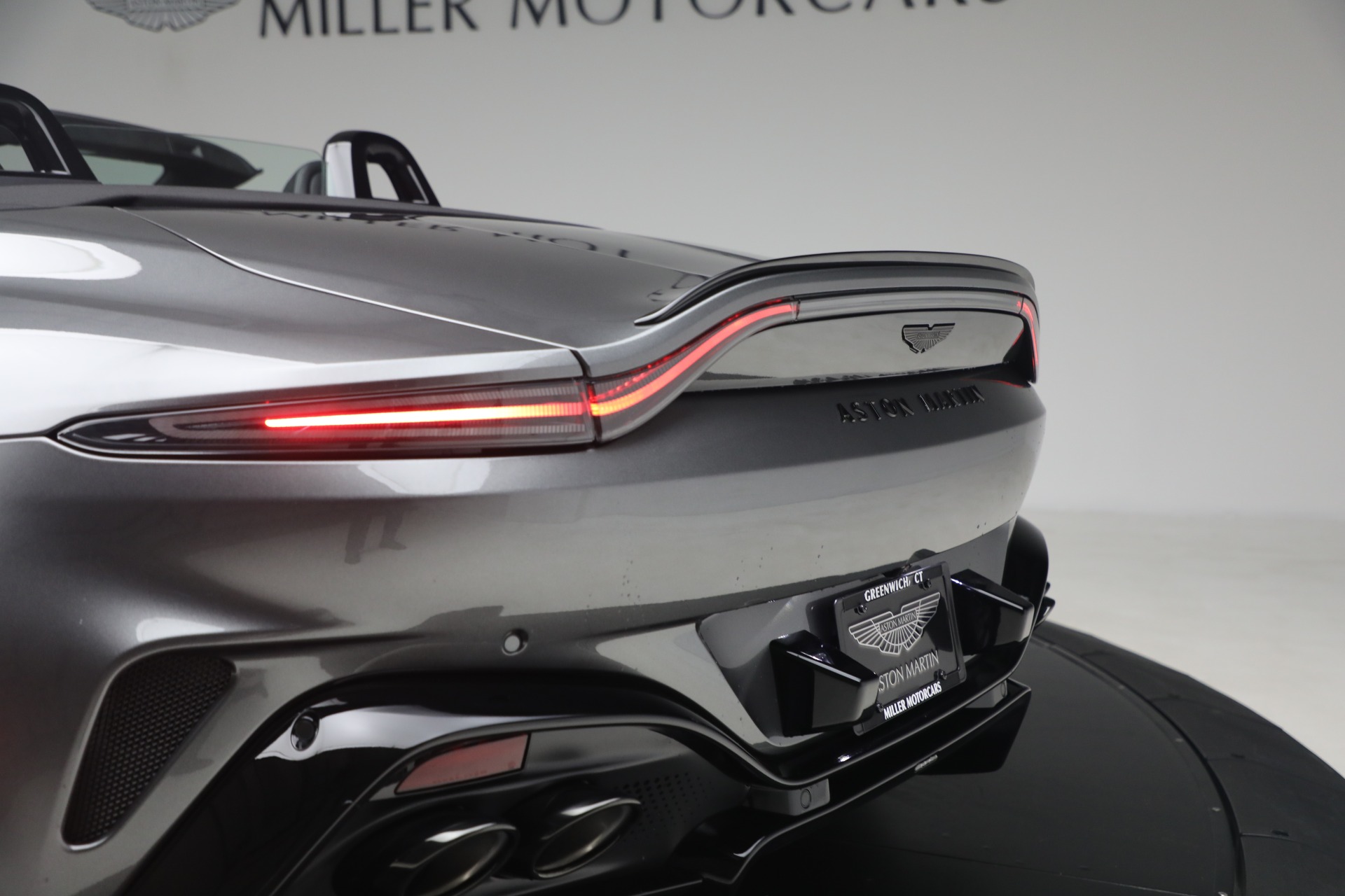 New-2026-Aston-Martin-Vantage-S-Roadster