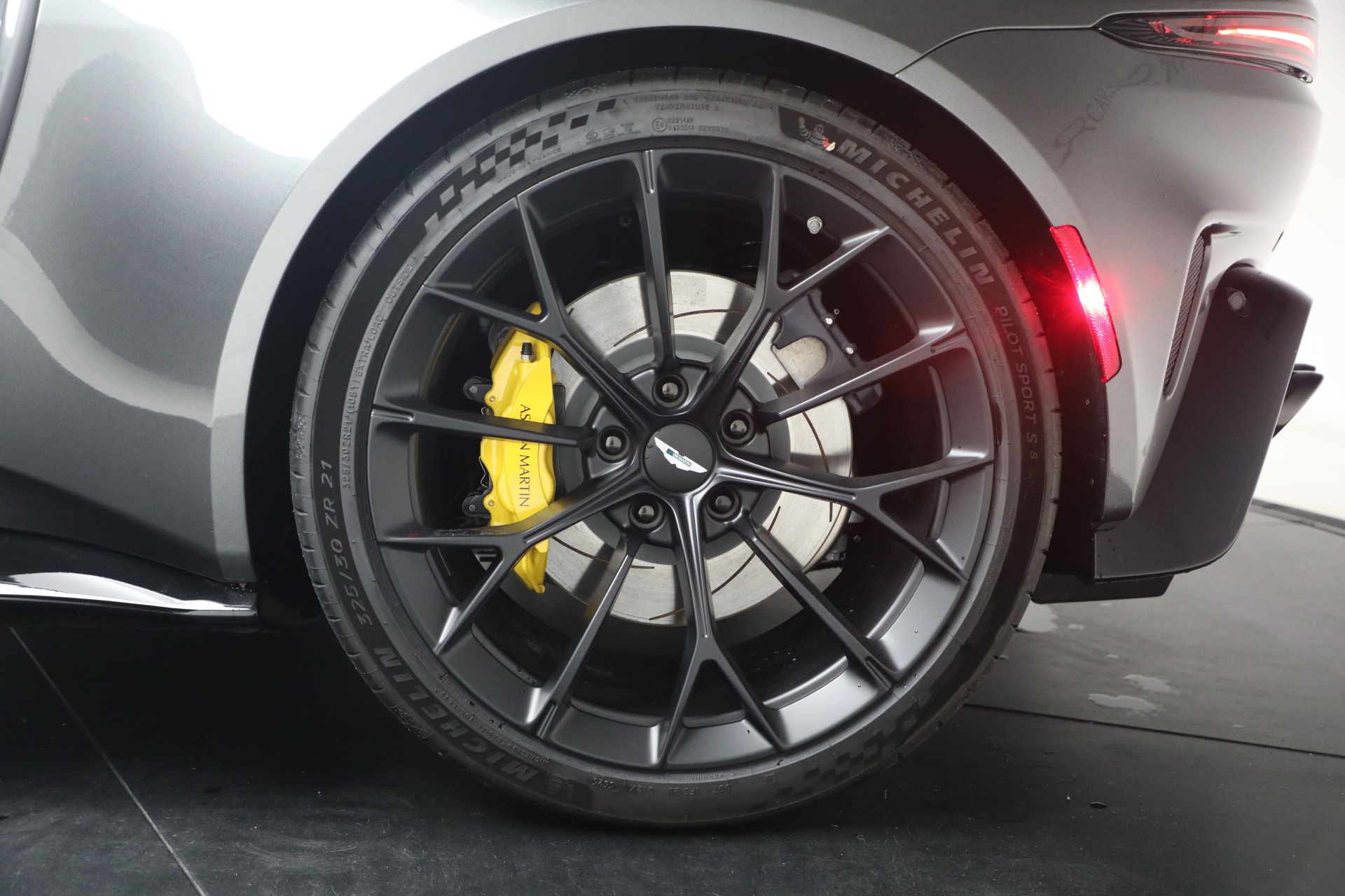 New-2026-Aston-Martin-Vantage-S-Roadster