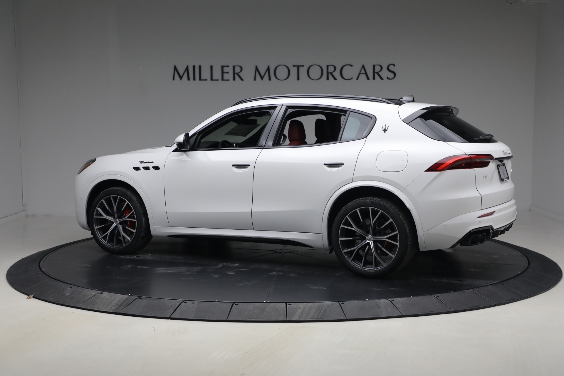 New-2026-Maserati-Grecale-Modena-V6