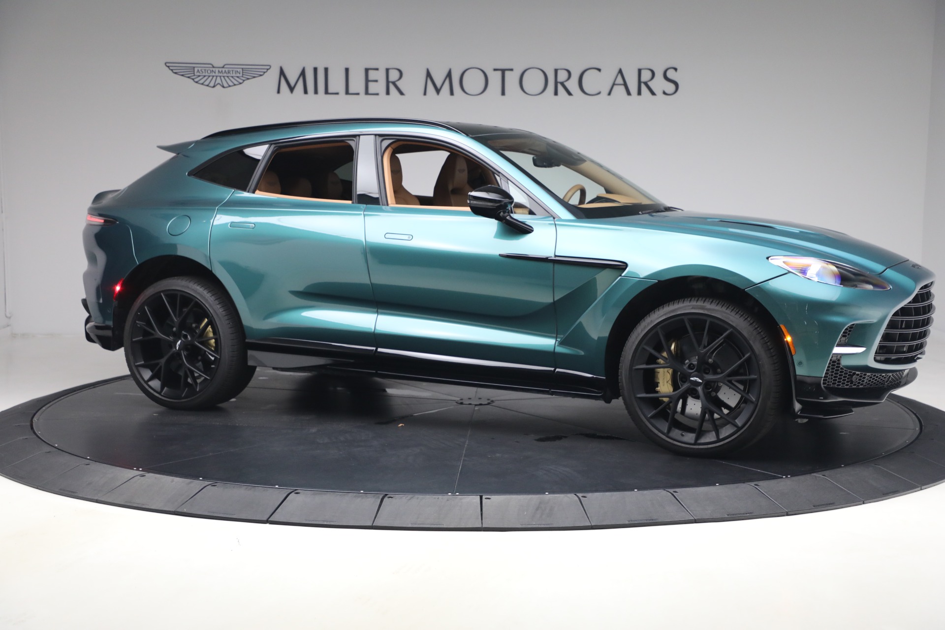 Used-2025-Aston-Martin-DBX-707