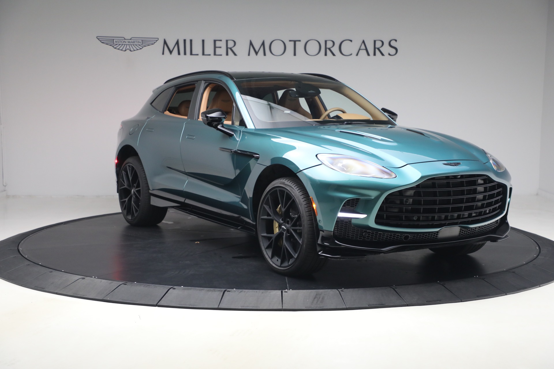 Used-2025-Aston-Martin-DBX-707