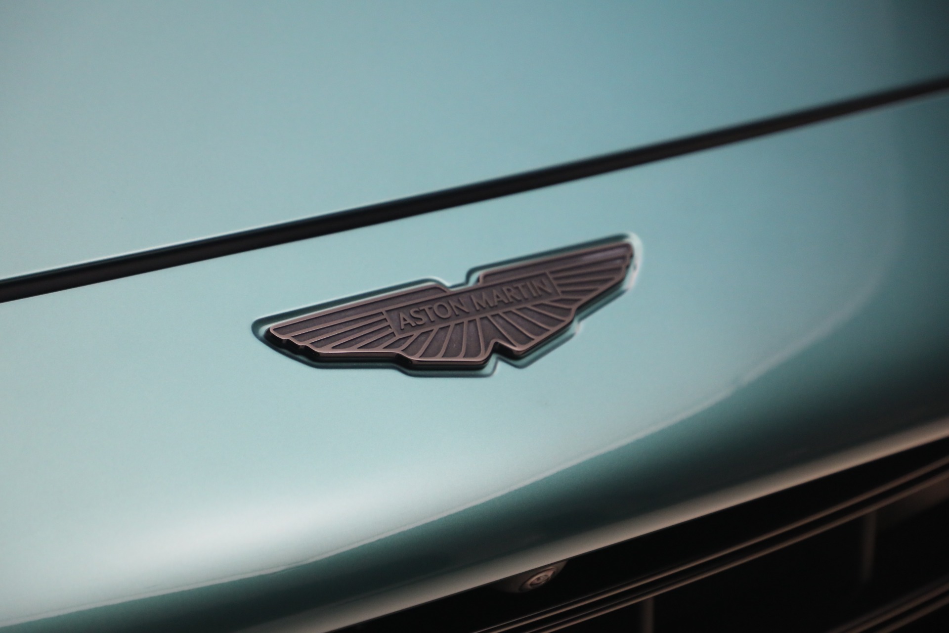 Used-2025-Aston-Martin-DBX-707