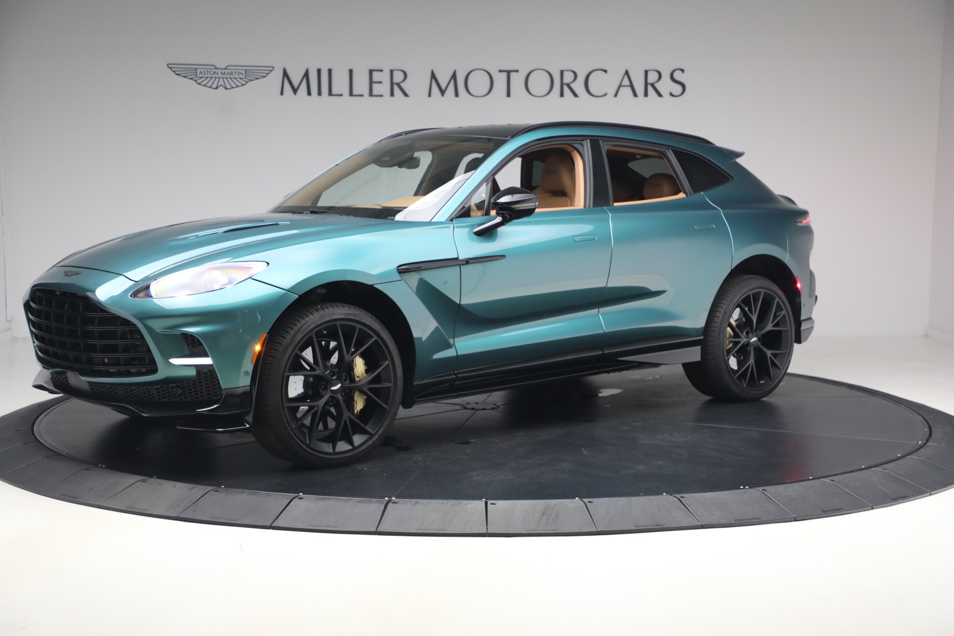 Used-2025-Aston-Martin-DBX-707