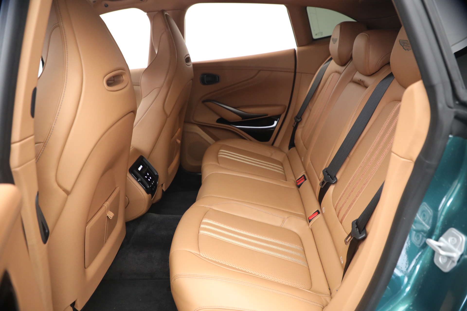 Used-2025-Aston-Martin-DBX-707