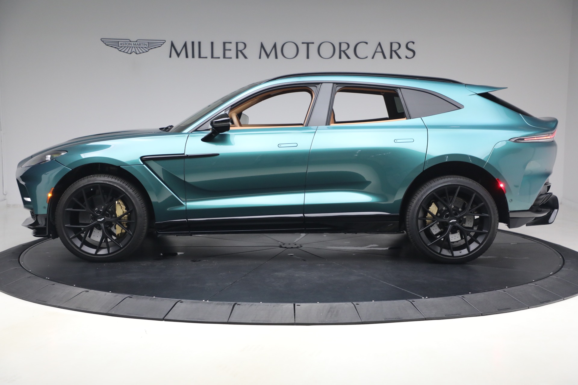 Used-2025-Aston-Martin-DBX-707