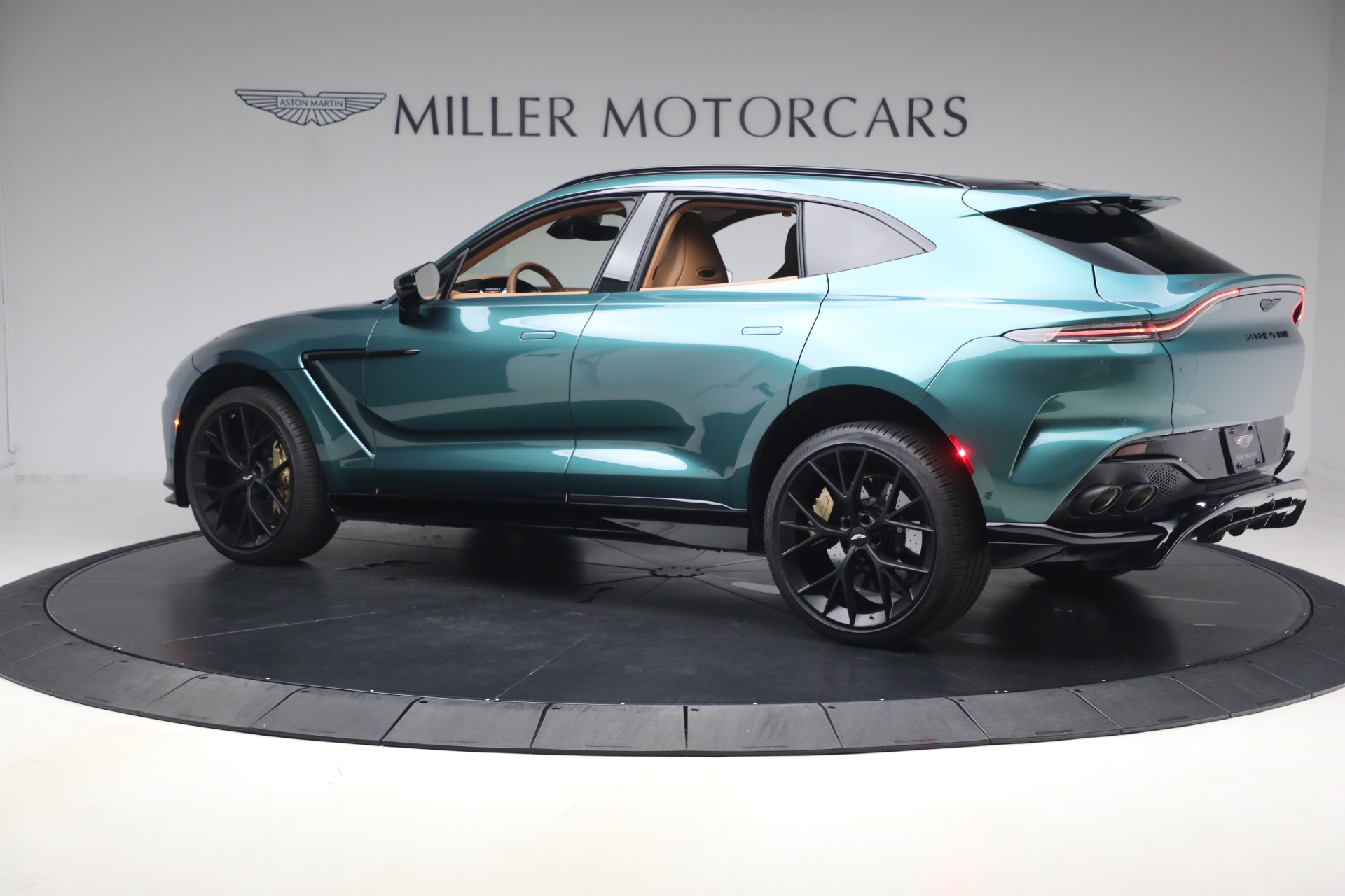 Used-2025-Aston-Martin-DBX-707
