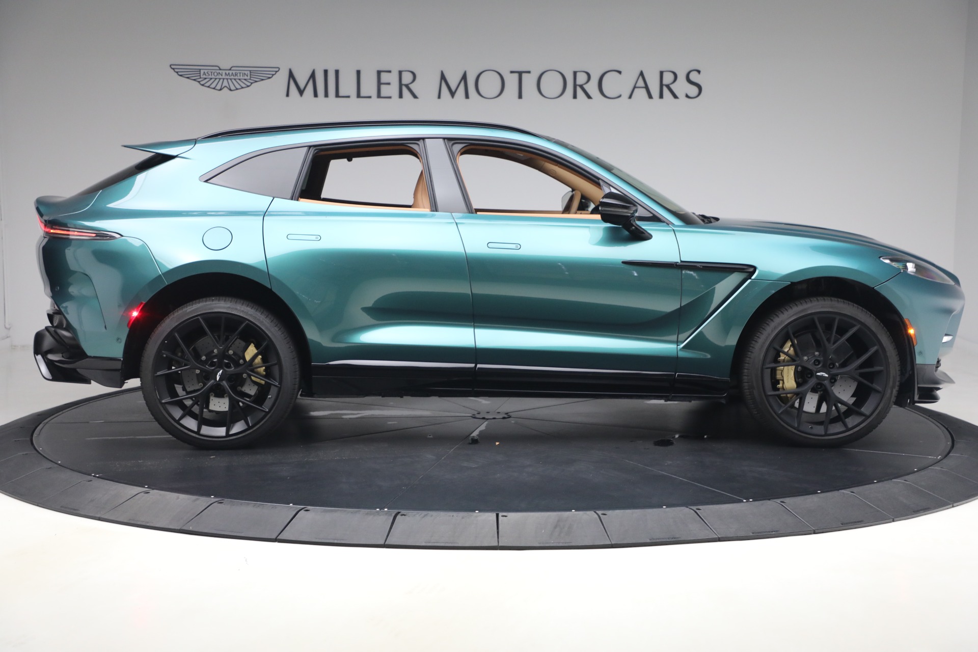 Used-2025-Aston-Martin-DBX-707