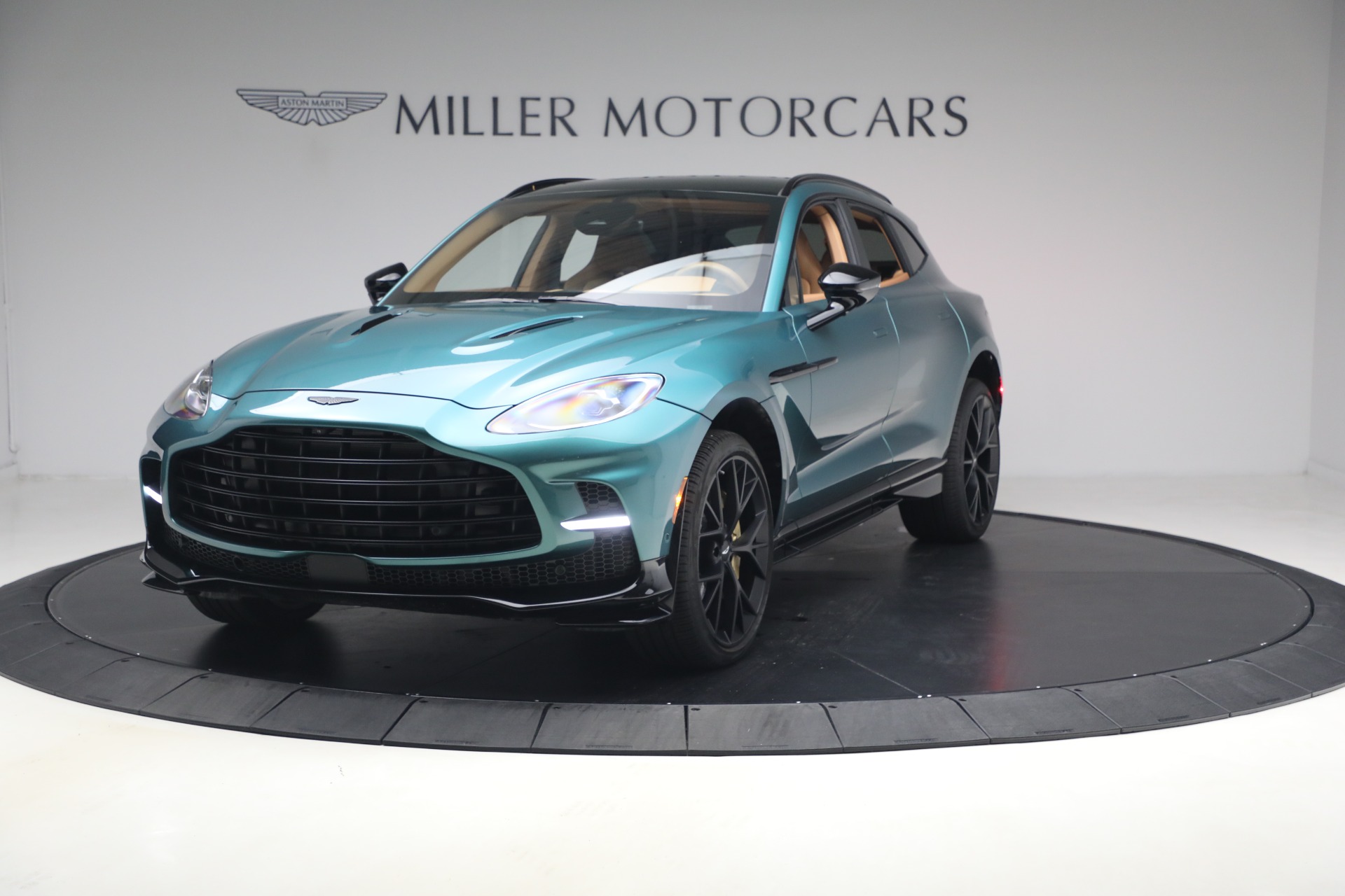 Used-2025-Aston-Martin-DBX-707