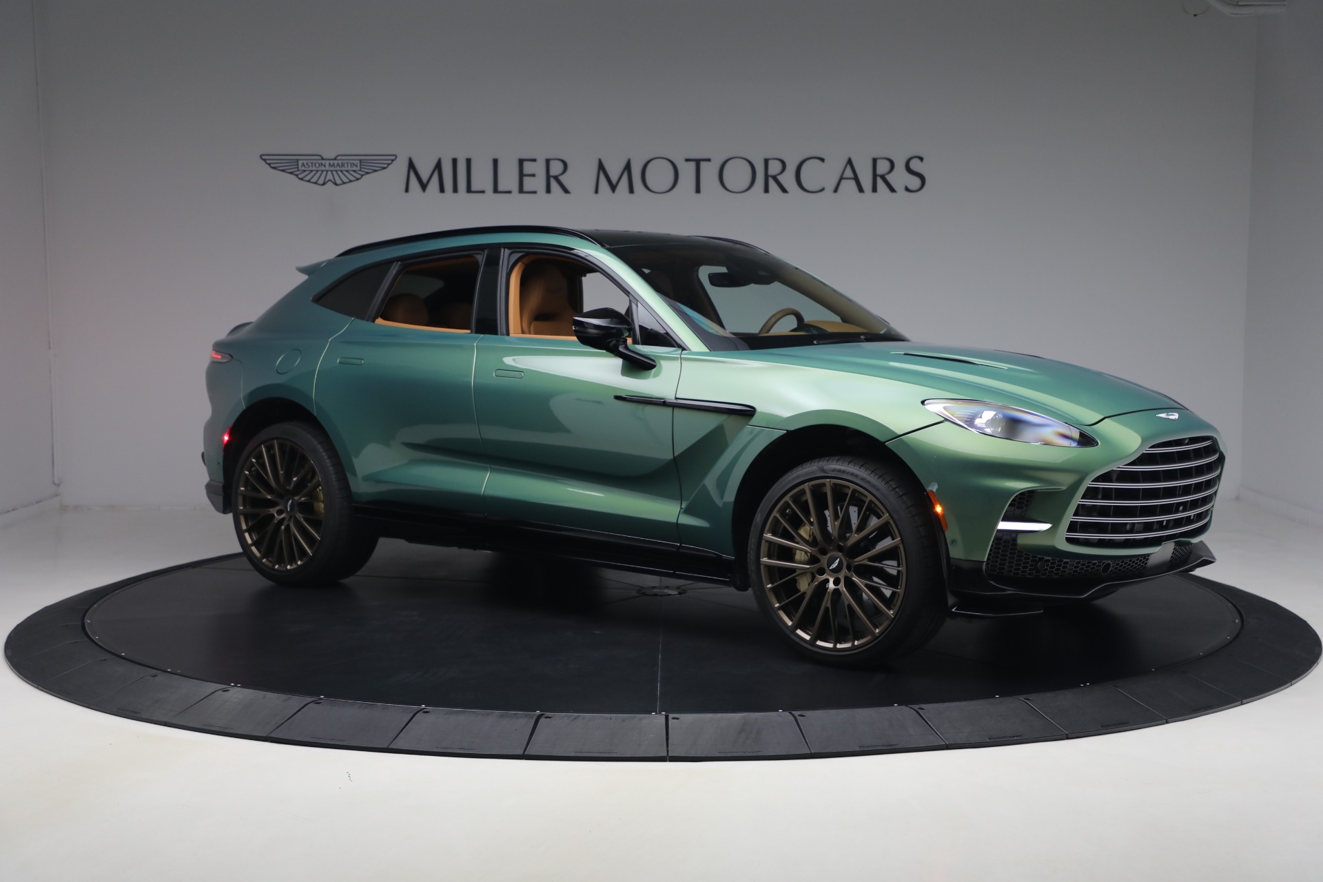 Used-2025-Aston-Martin-DBX-707
