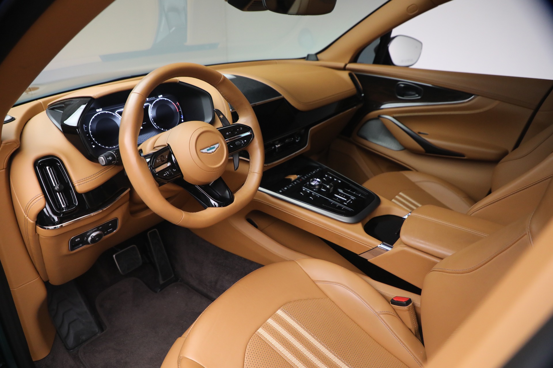 Used-2025-Aston-Martin-DBX-707
