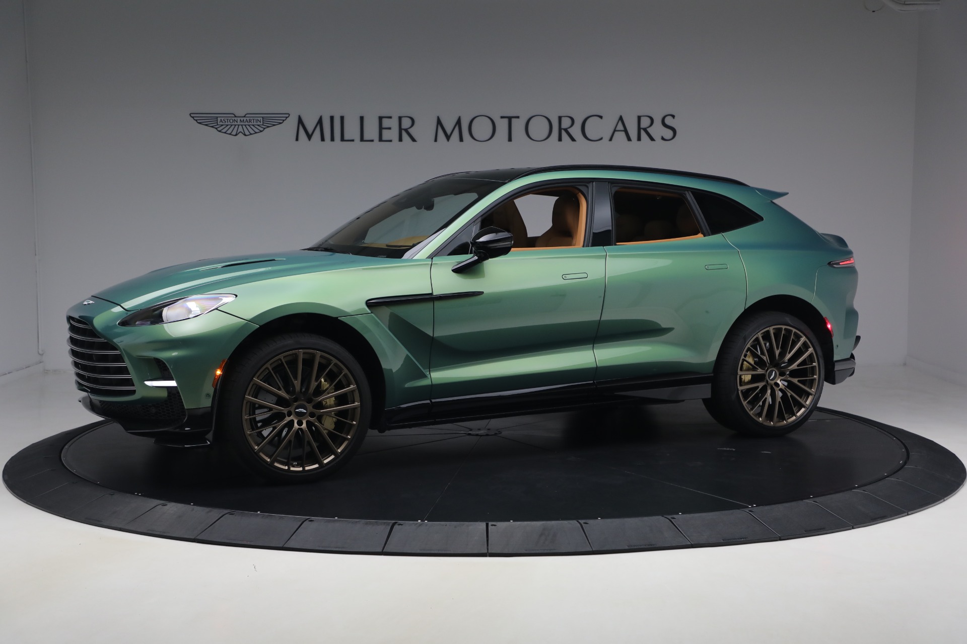 Used-2025-Aston-Martin-DBX-707