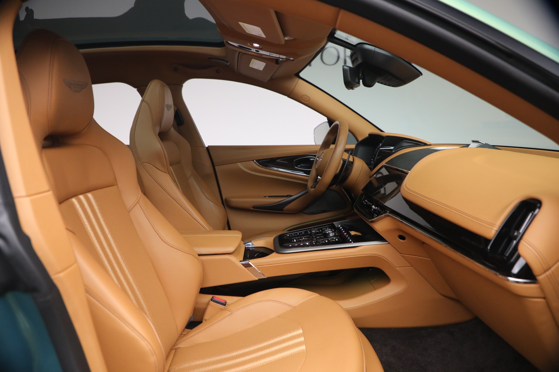 Used-2025-Aston-Martin-DBX-707