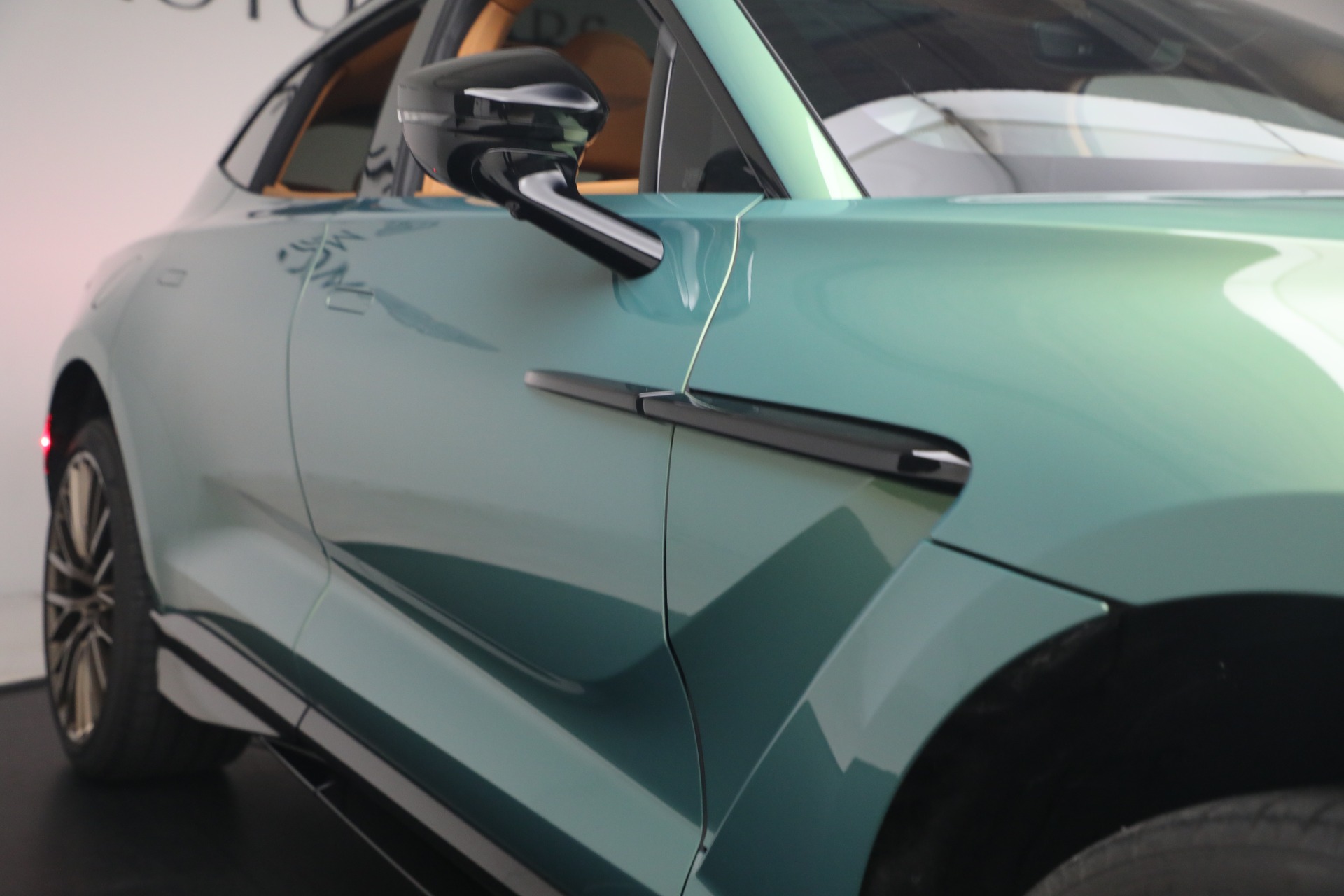 Used-2025-Aston-Martin-DBX-707