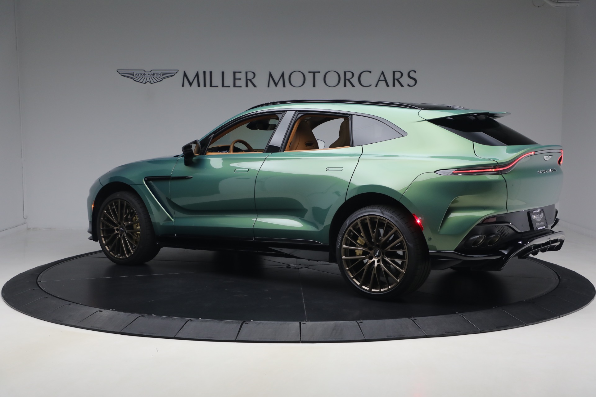 Used-2025-Aston-Martin-DBX-707