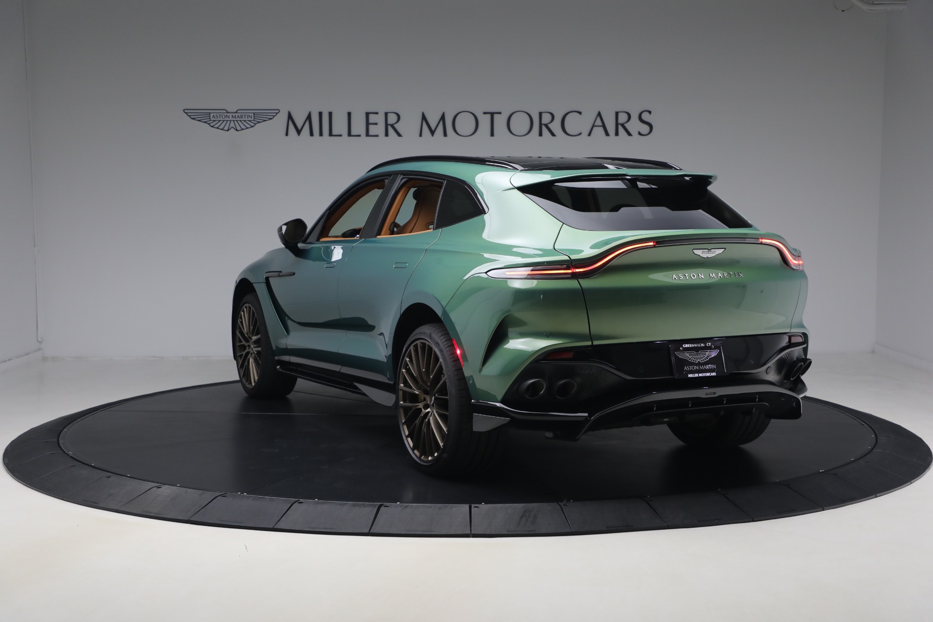 Used-2025-Aston-Martin-DBX-707