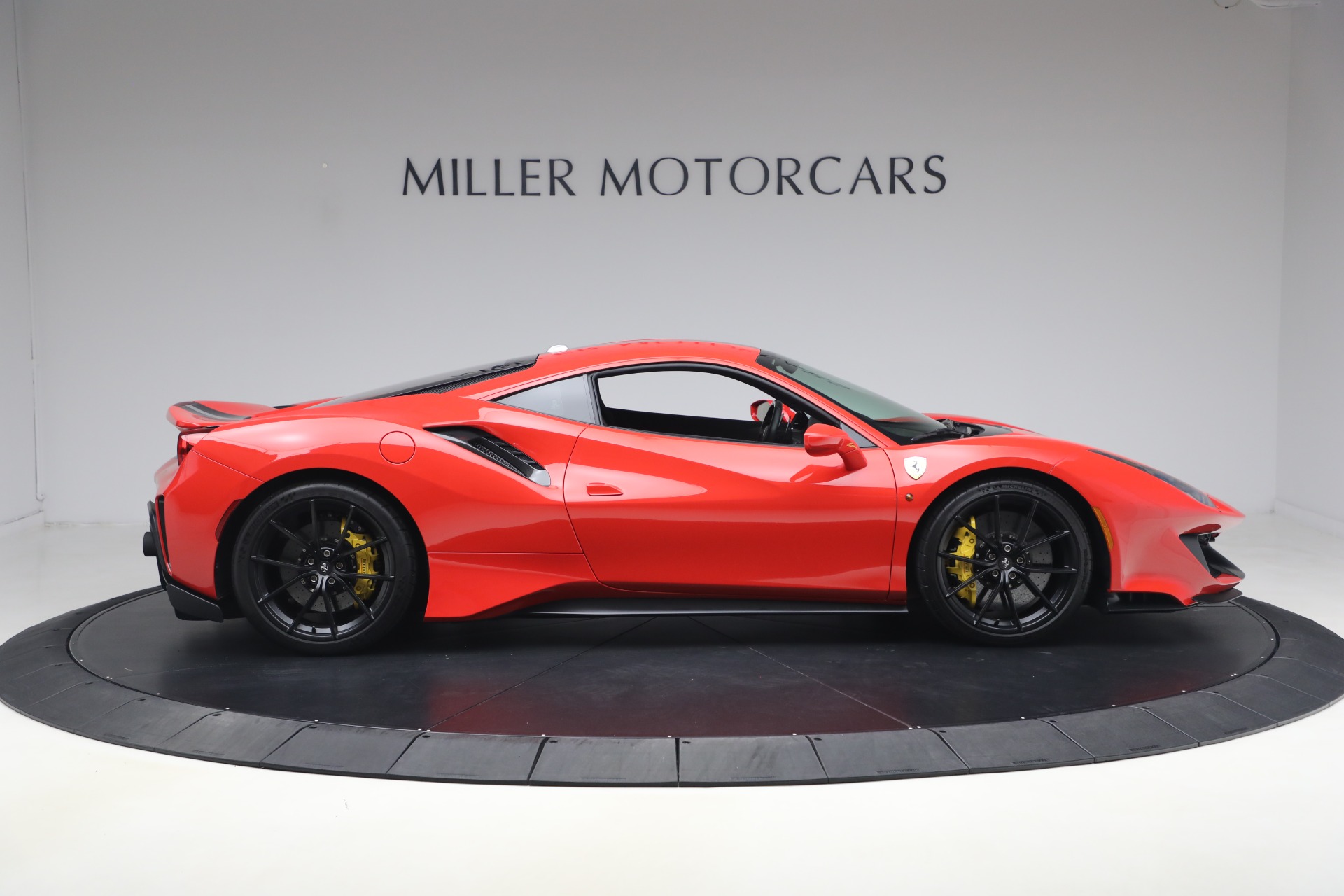 Used-2019-Ferrari-488-Pista